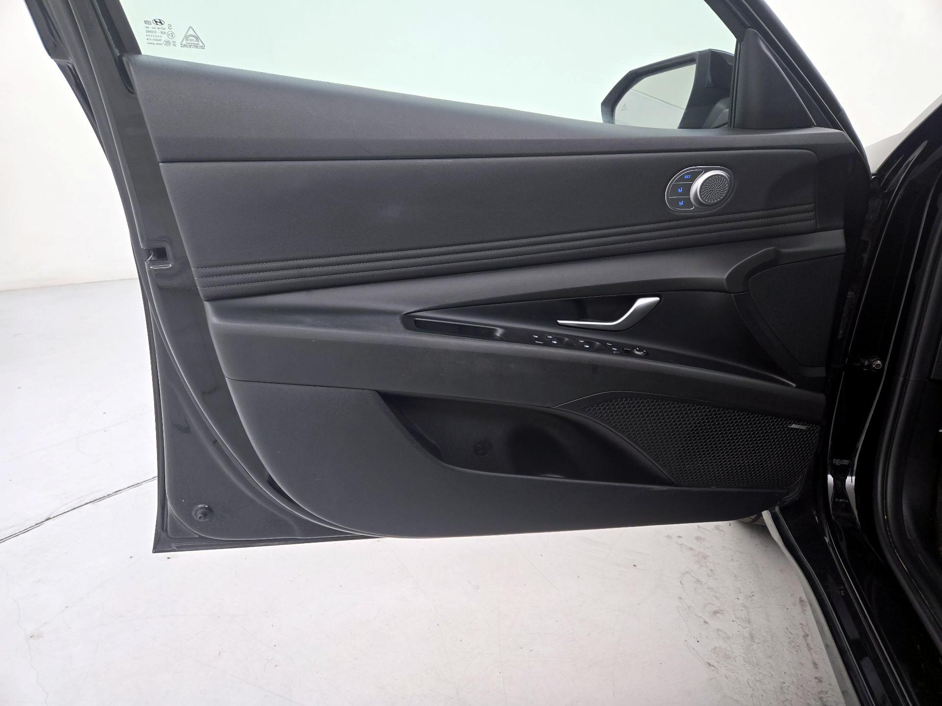Thumbnail: 2023 Hyundai Elantra - 12