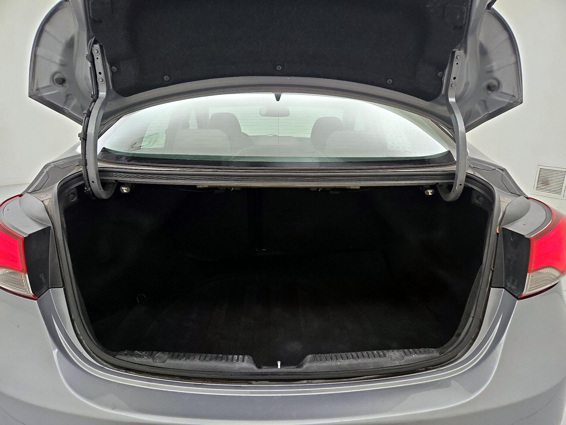 Thumbnail: 2015 Hyundai Elantra - 19
