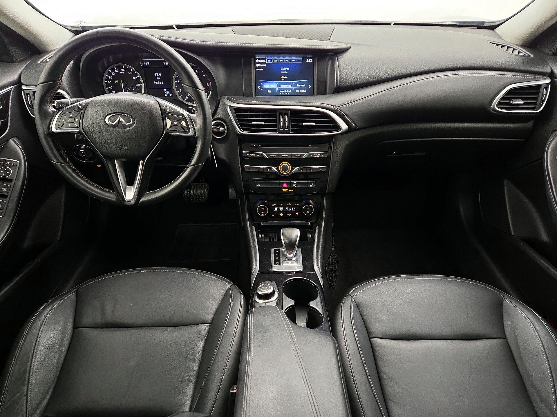 Thumbnail: 2017 INFINITI QX30 - 9