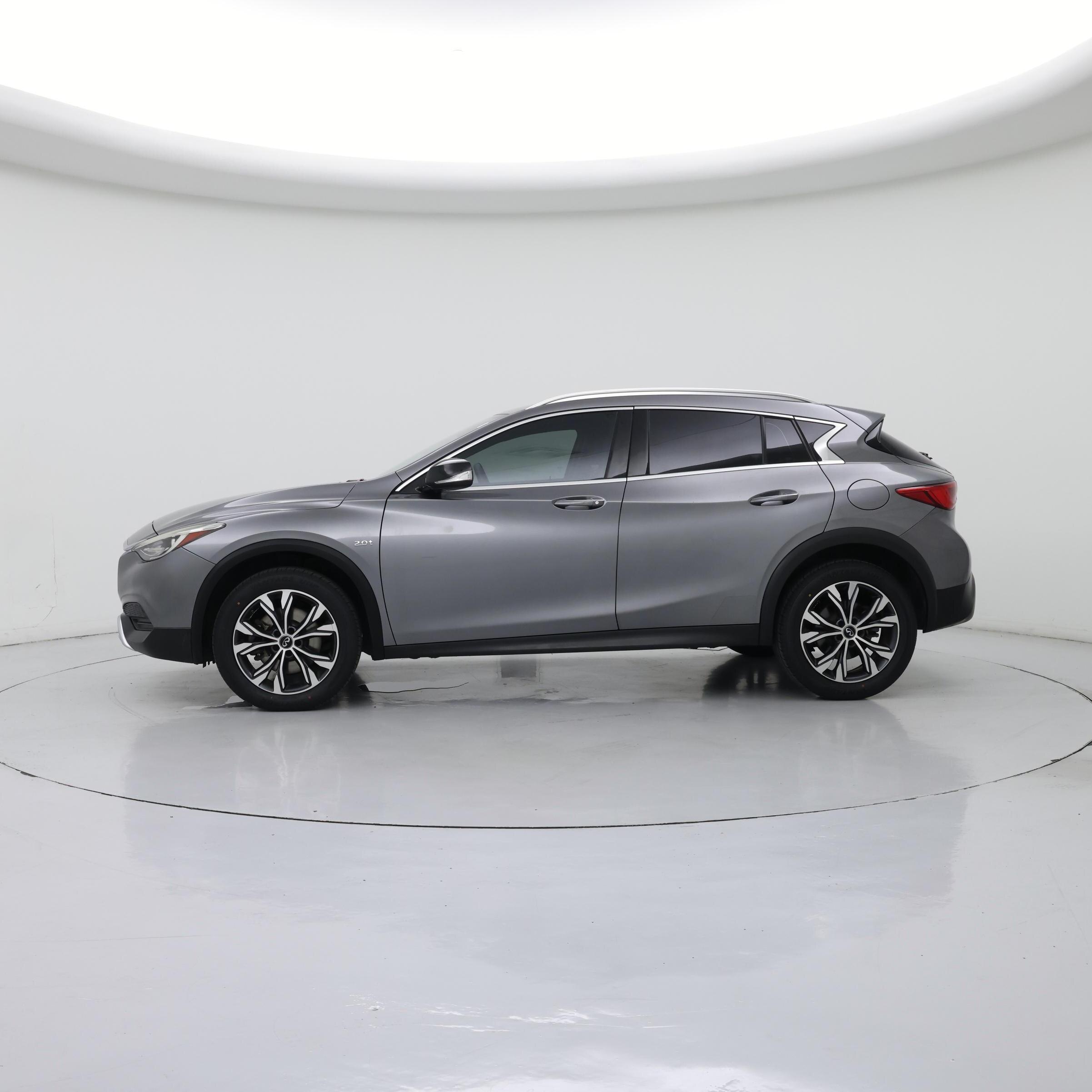 Thumbnail: 2017 INFINITI QX30 - 3