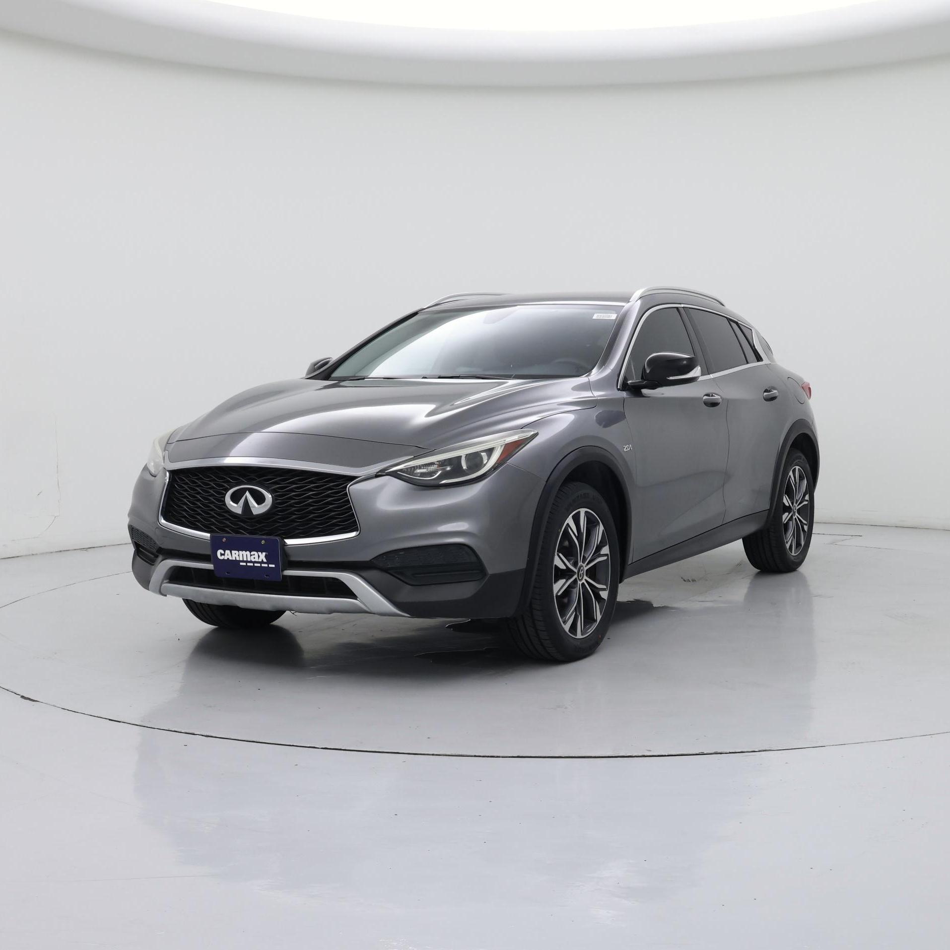 Thumbnail: 2017 INFINITI QX30 - 4