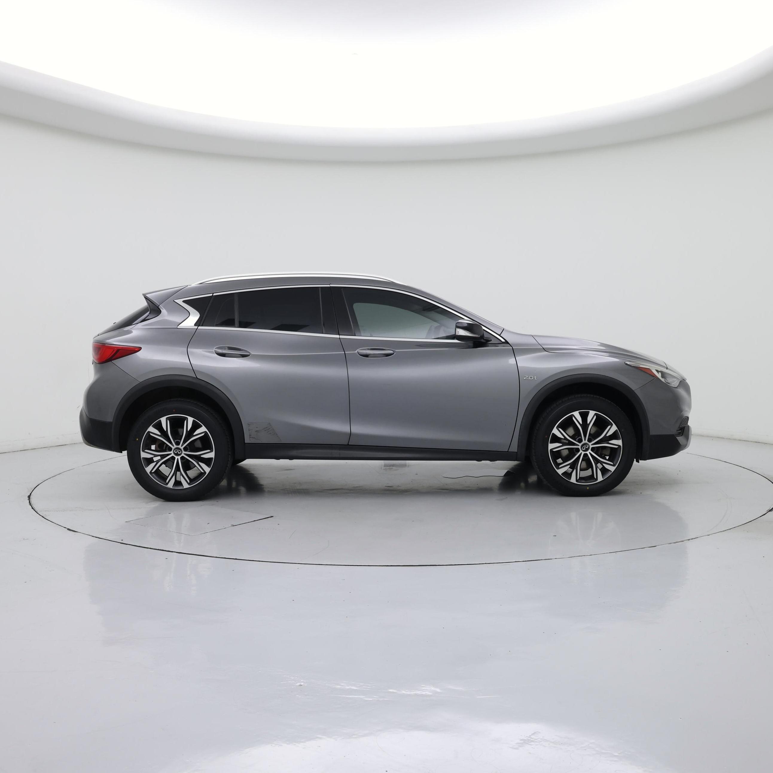 Thumbnail: 2017 INFINITI QX30 - 7
