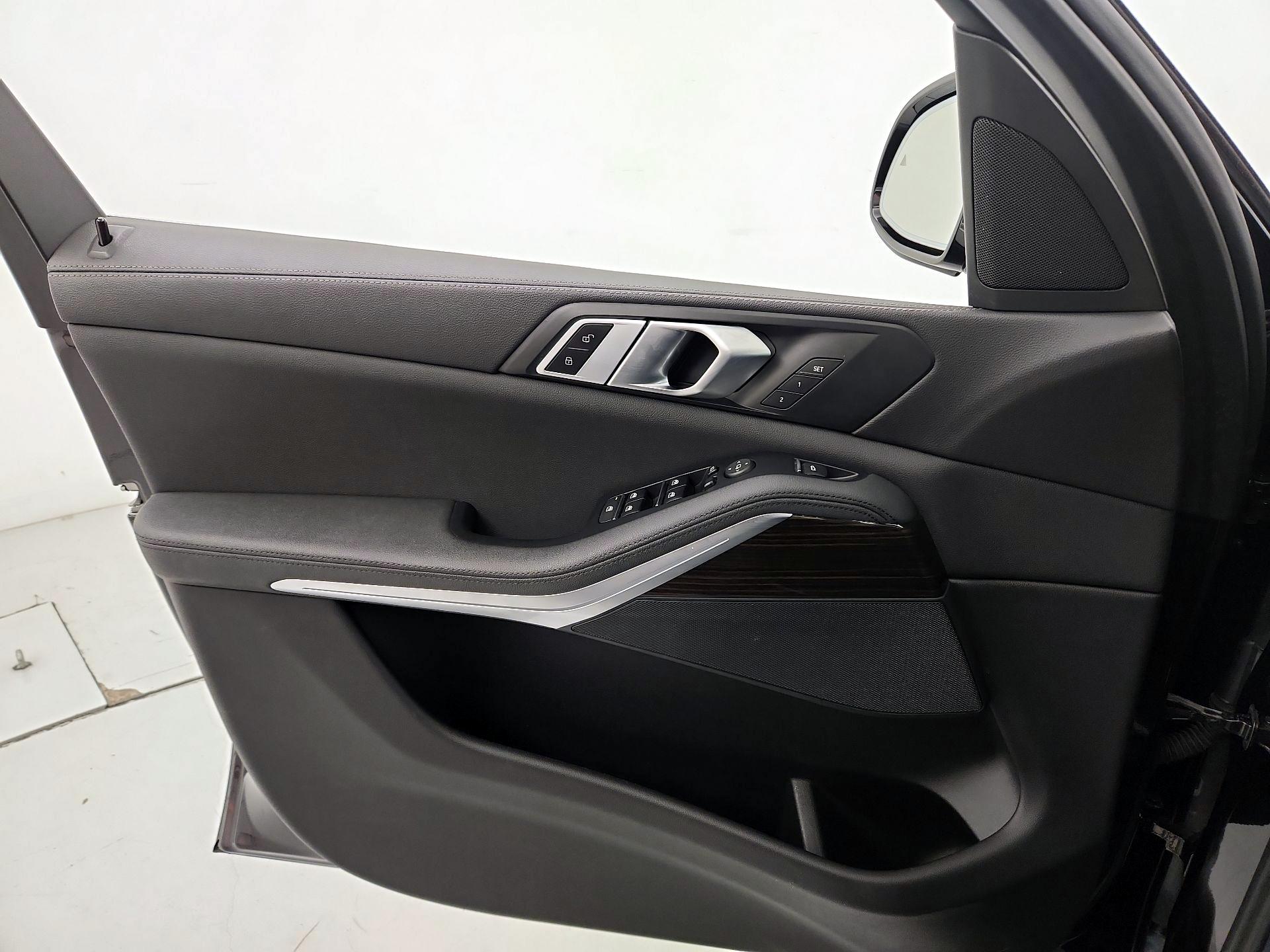 Thumbnail: 2020 BMW X5 - 12