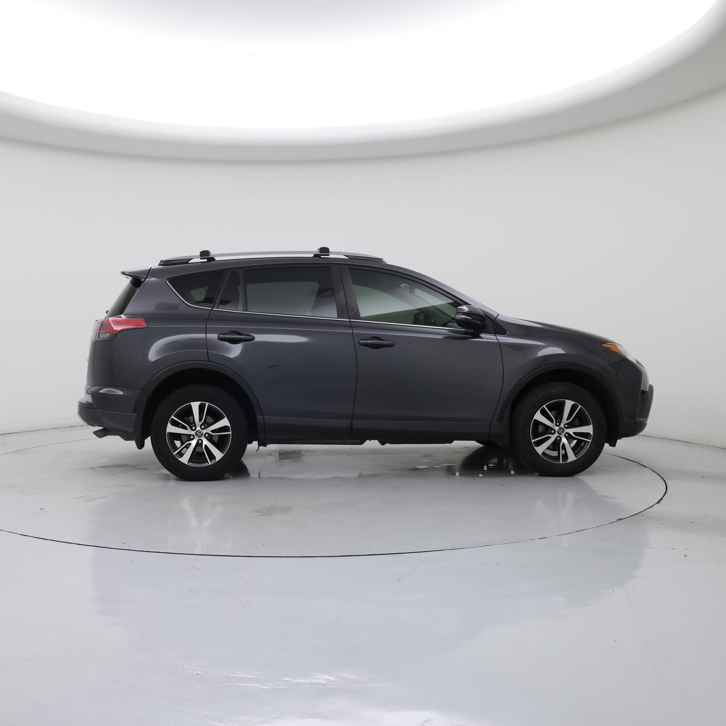 Thumbnail: 2018 Toyota RAV4 - 7