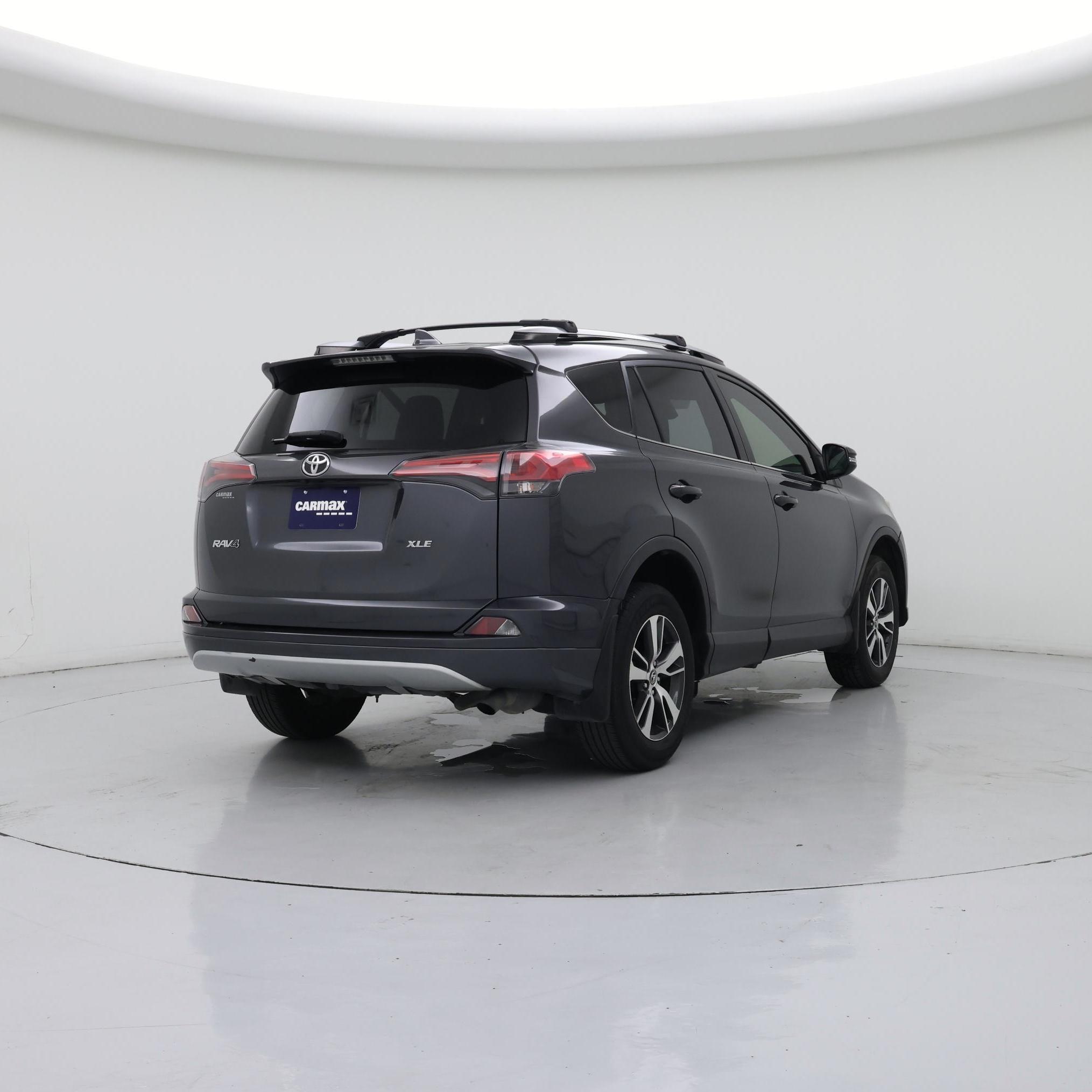 Thumbnail: 2018 Toyota RAV4 - 8