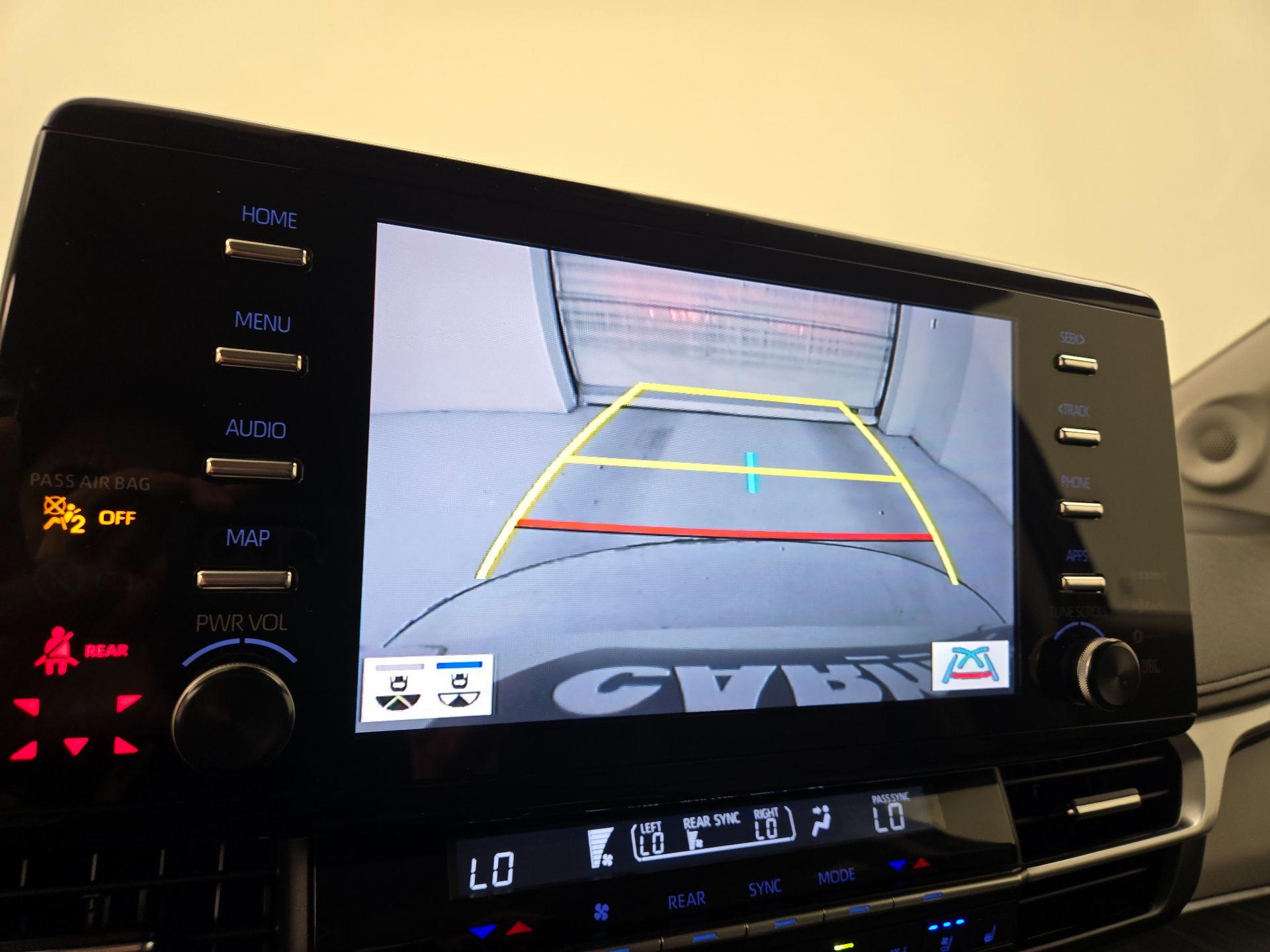 Thumbnail: 2021 Toyota Sienna - 15