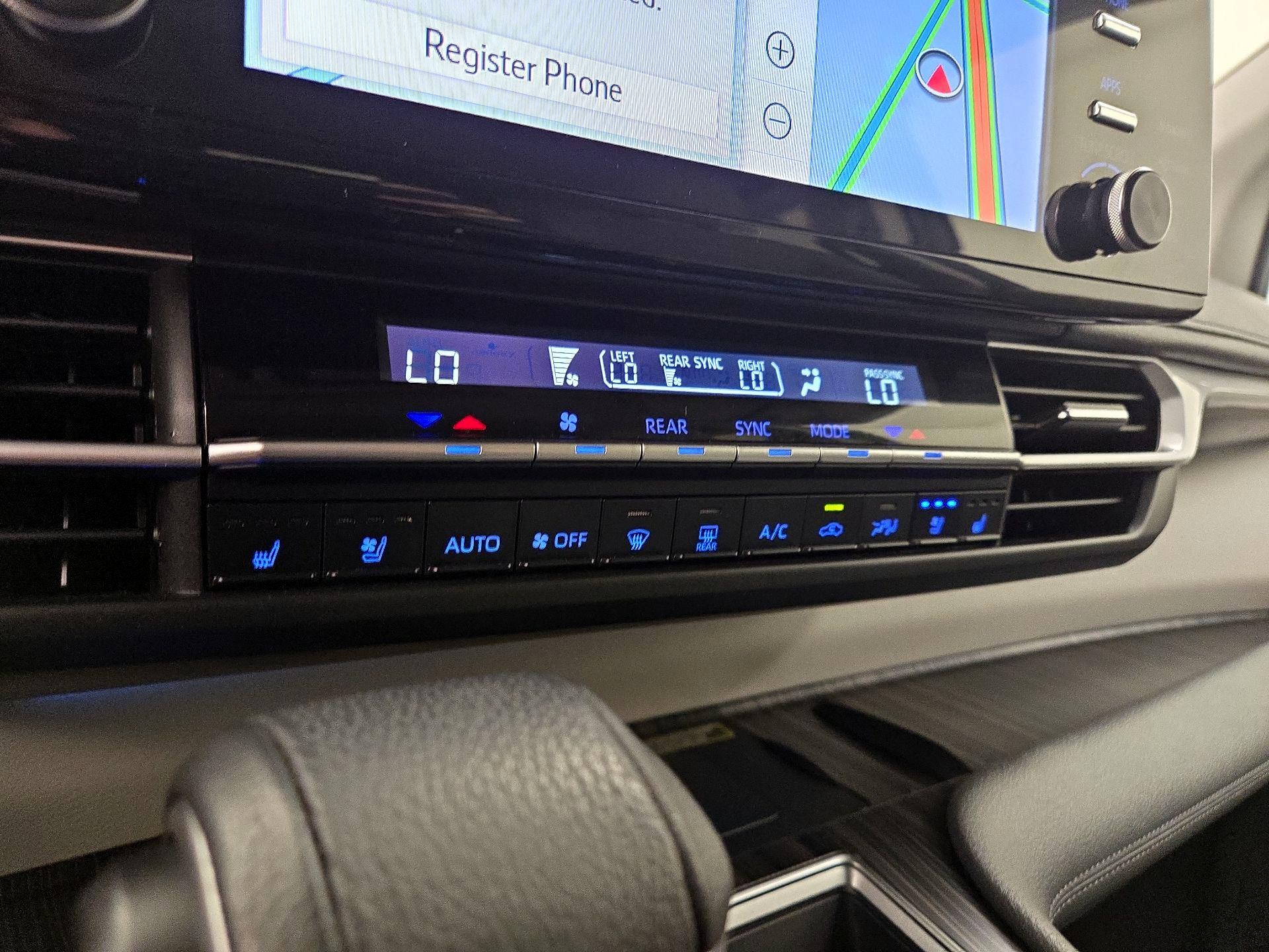 Thumbnail: 2021 Toyota Sienna - 17