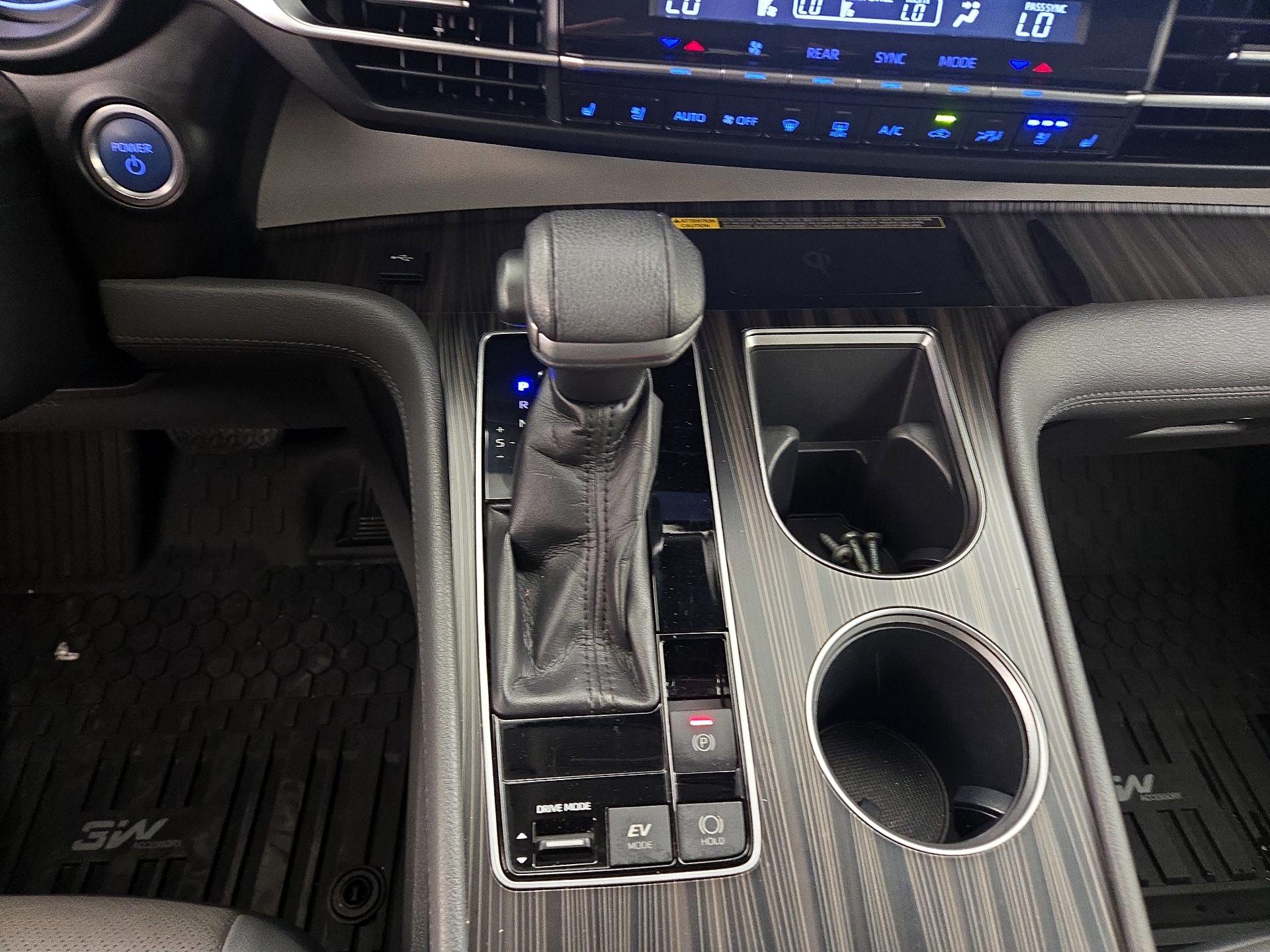 Thumbnail: 2021 Toyota Sienna - 18