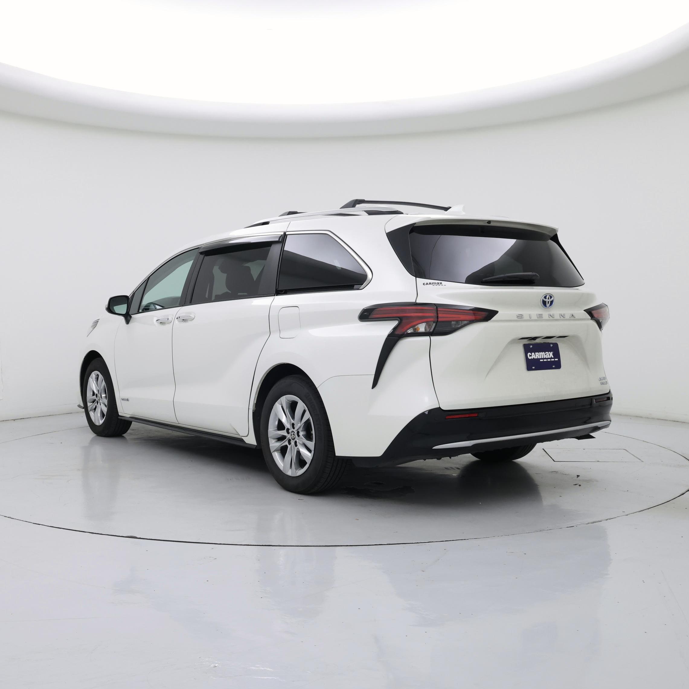 Thumbnail: 2021 Toyota Sienna - 2