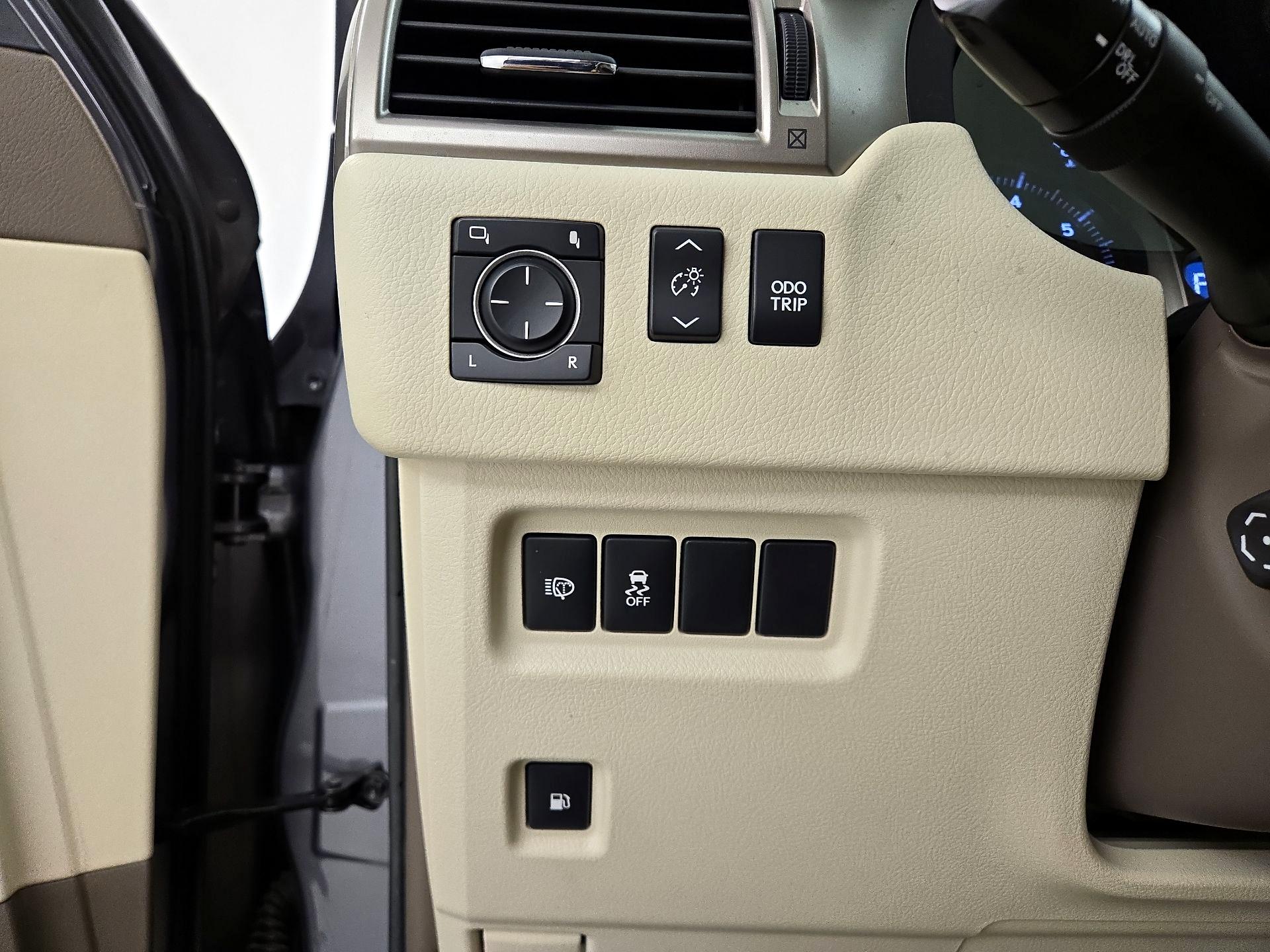 Thumbnail: 2015 Lexus GX - 13