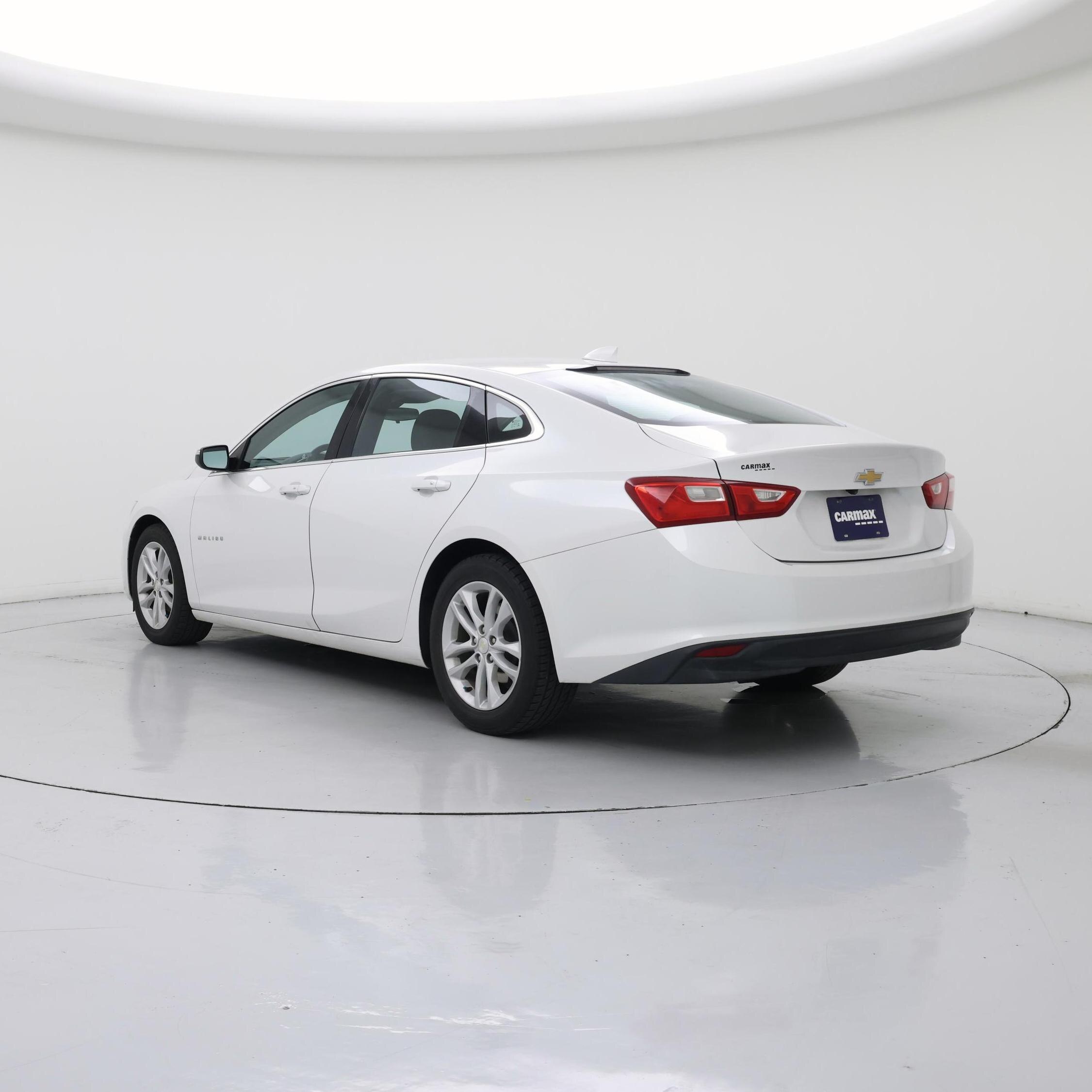 Thumbnail: 2017 Chevrolet Malibu - 2