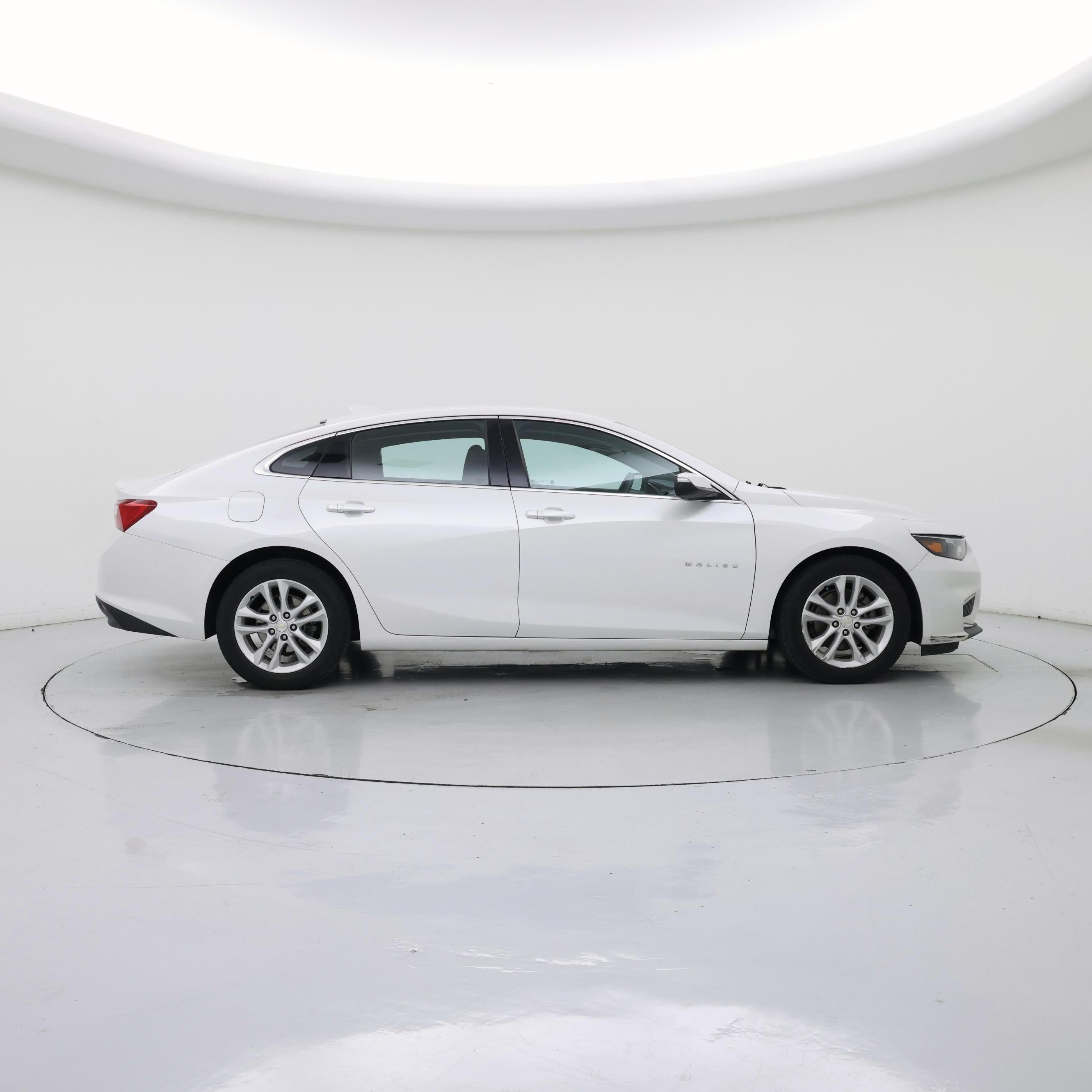 Thumbnail: 2017 Chevrolet Malibu - 7