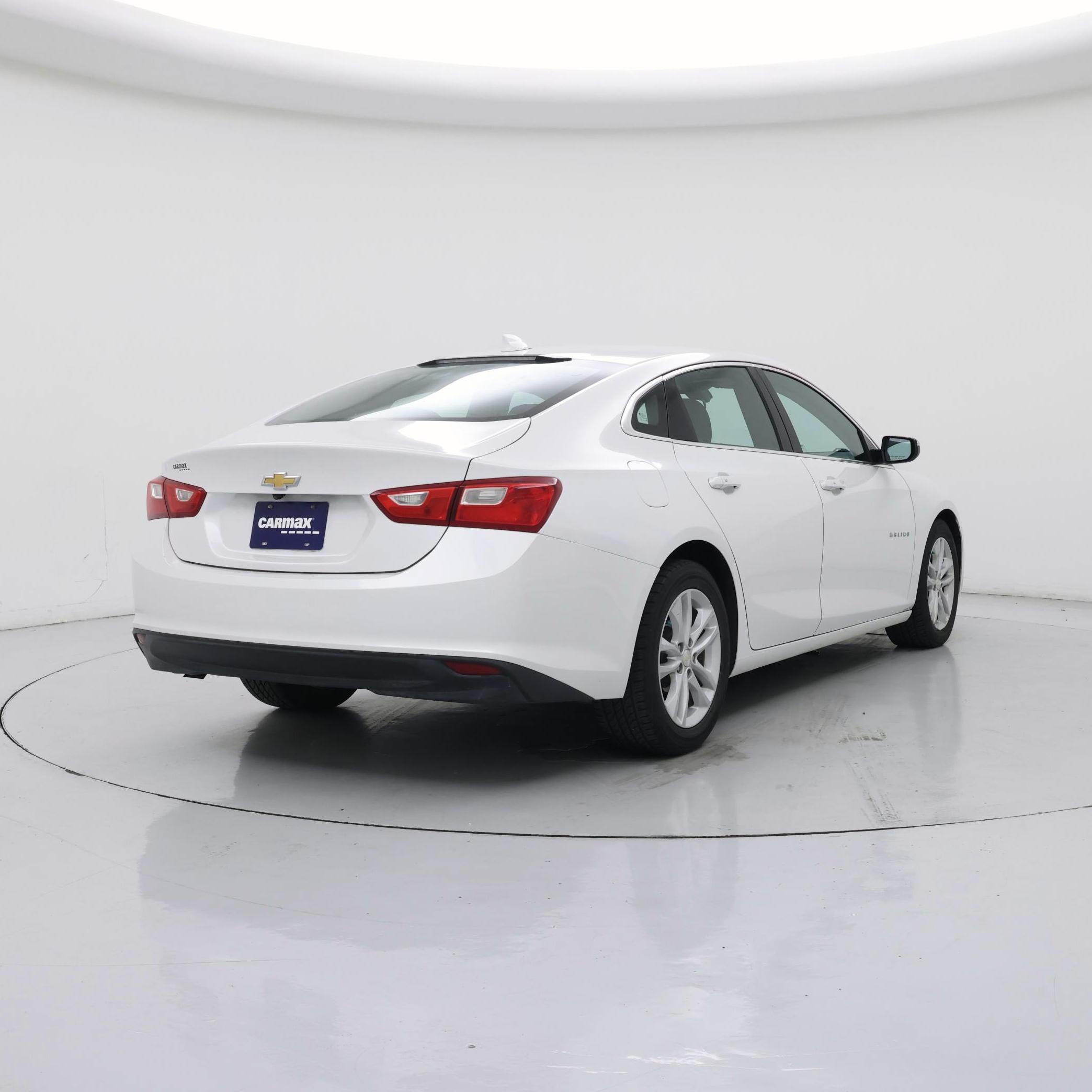 Thumbnail: 2017 Chevrolet Malibu - 8