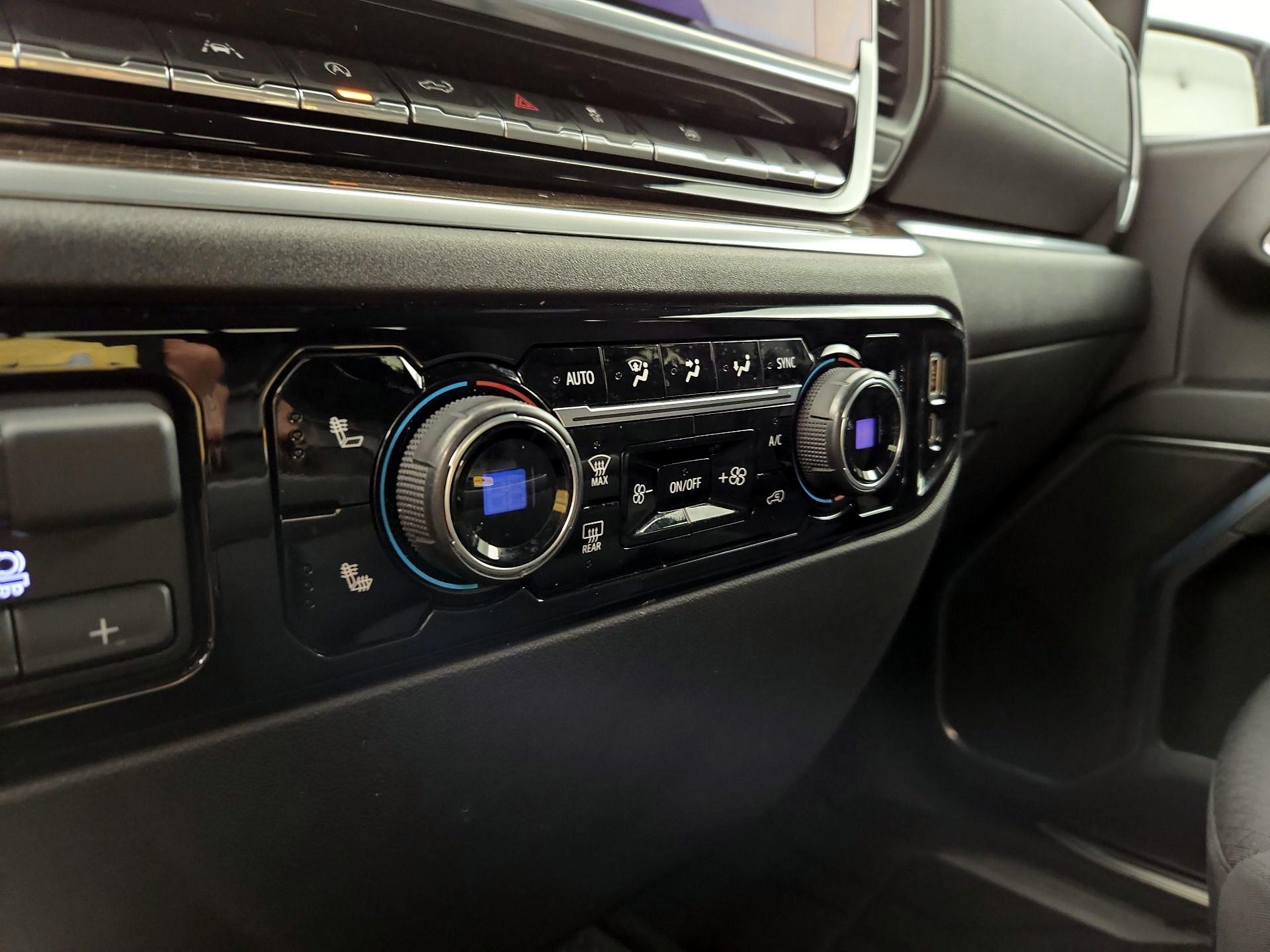 Thumbnail: 2023 Chevrolet Silverado 1500 - 17
