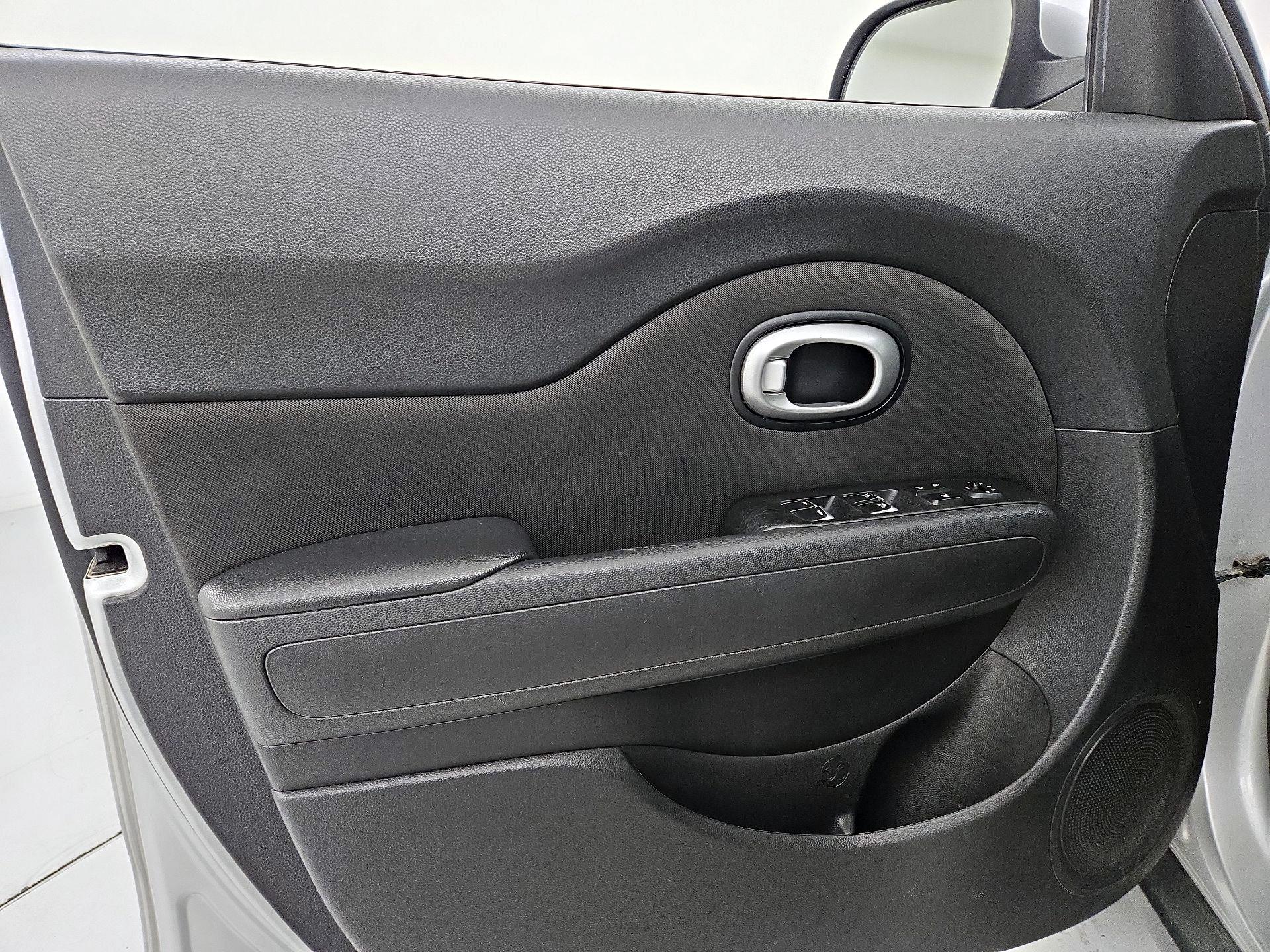 Thumbnail: 2017 Kia Soul - 12