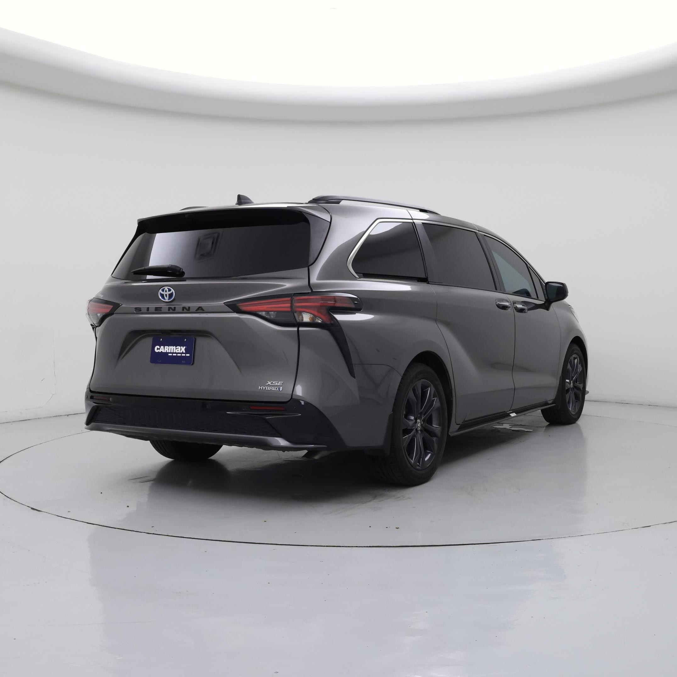 Thumbnail: 2022 Toyota Sienna - 8