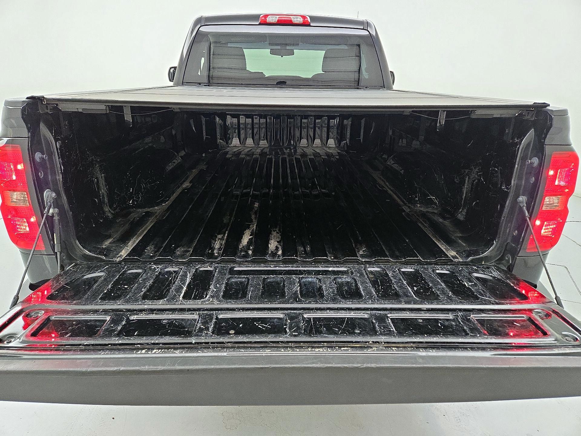 Thumbnail: 2018 Chevrolet Silverado 1500 - 19