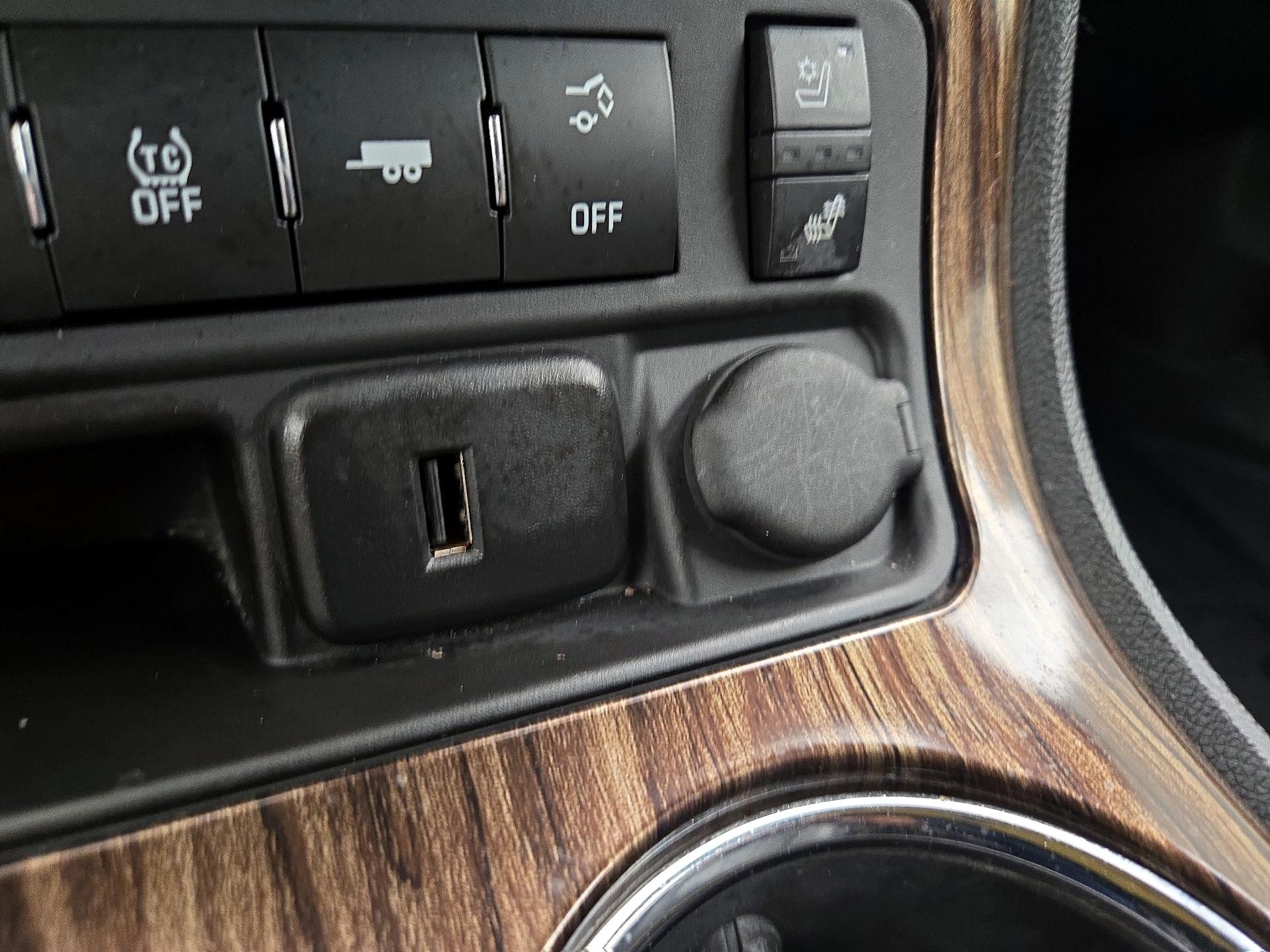 Thumbnail: 2016 GMC Acadia - 17