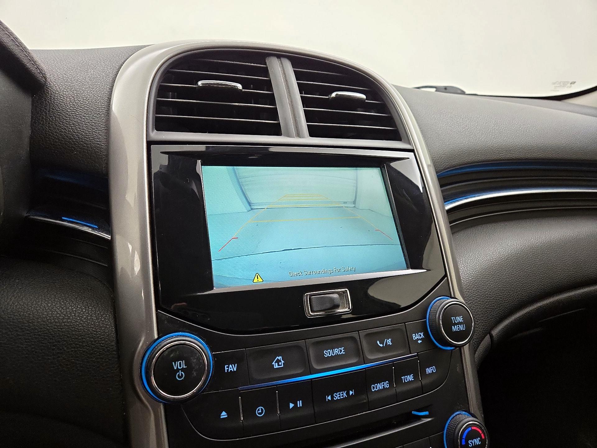 Thumbnail: 2015 Chevrolet Malibu - 14