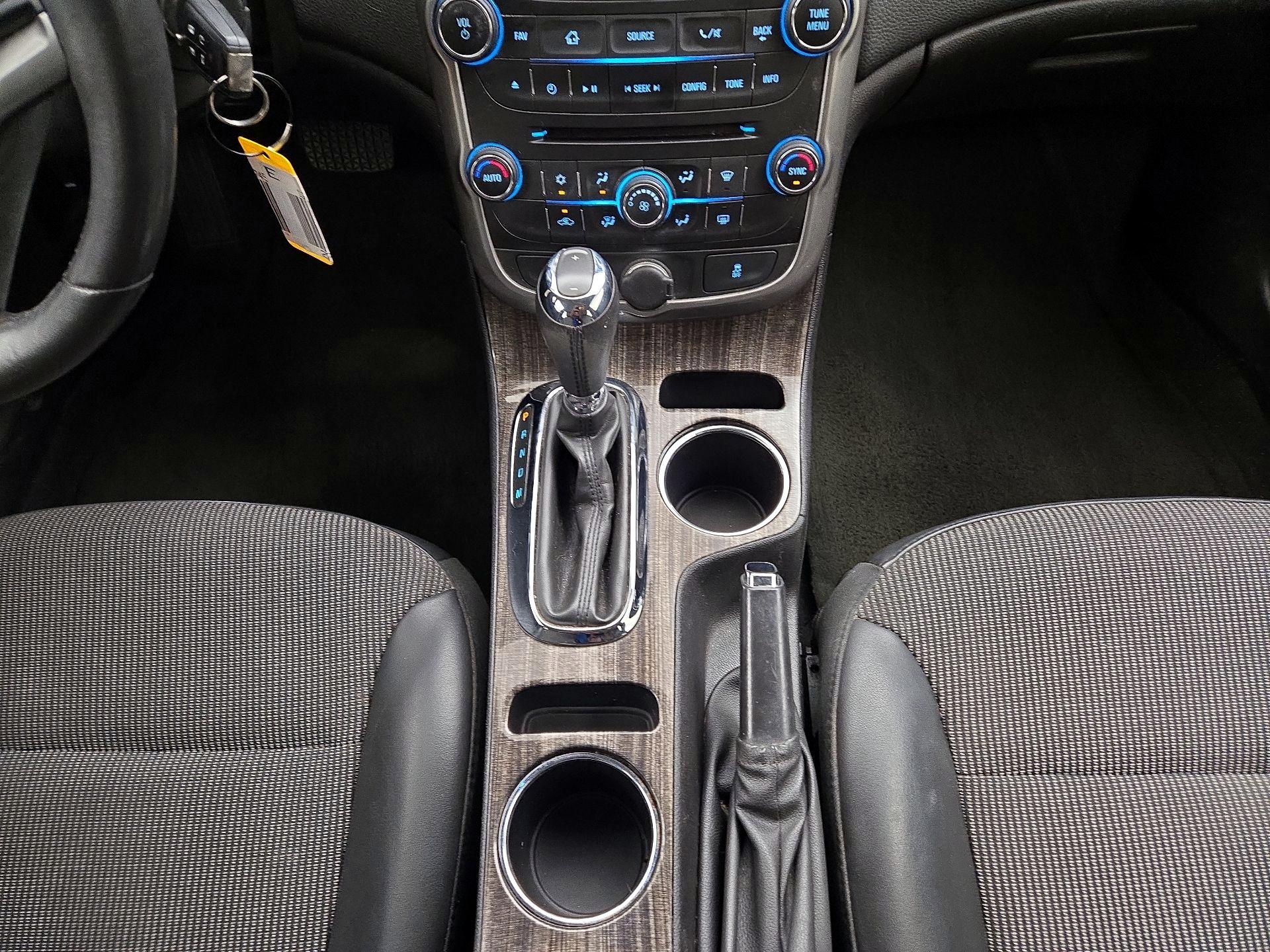 Thumbnail: 2015 Chevrolet Malibu - 17