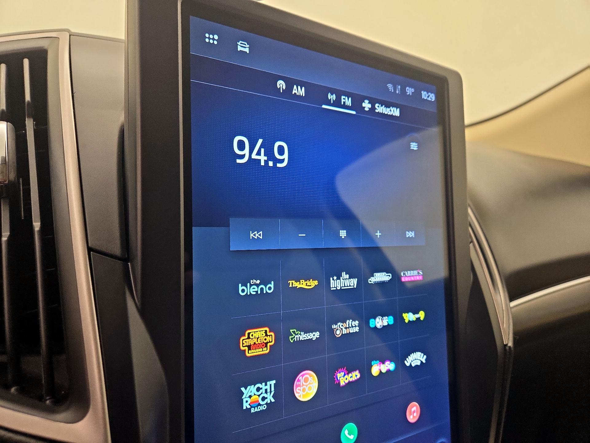 Thumbnail: 2022 Ford Edge - 15