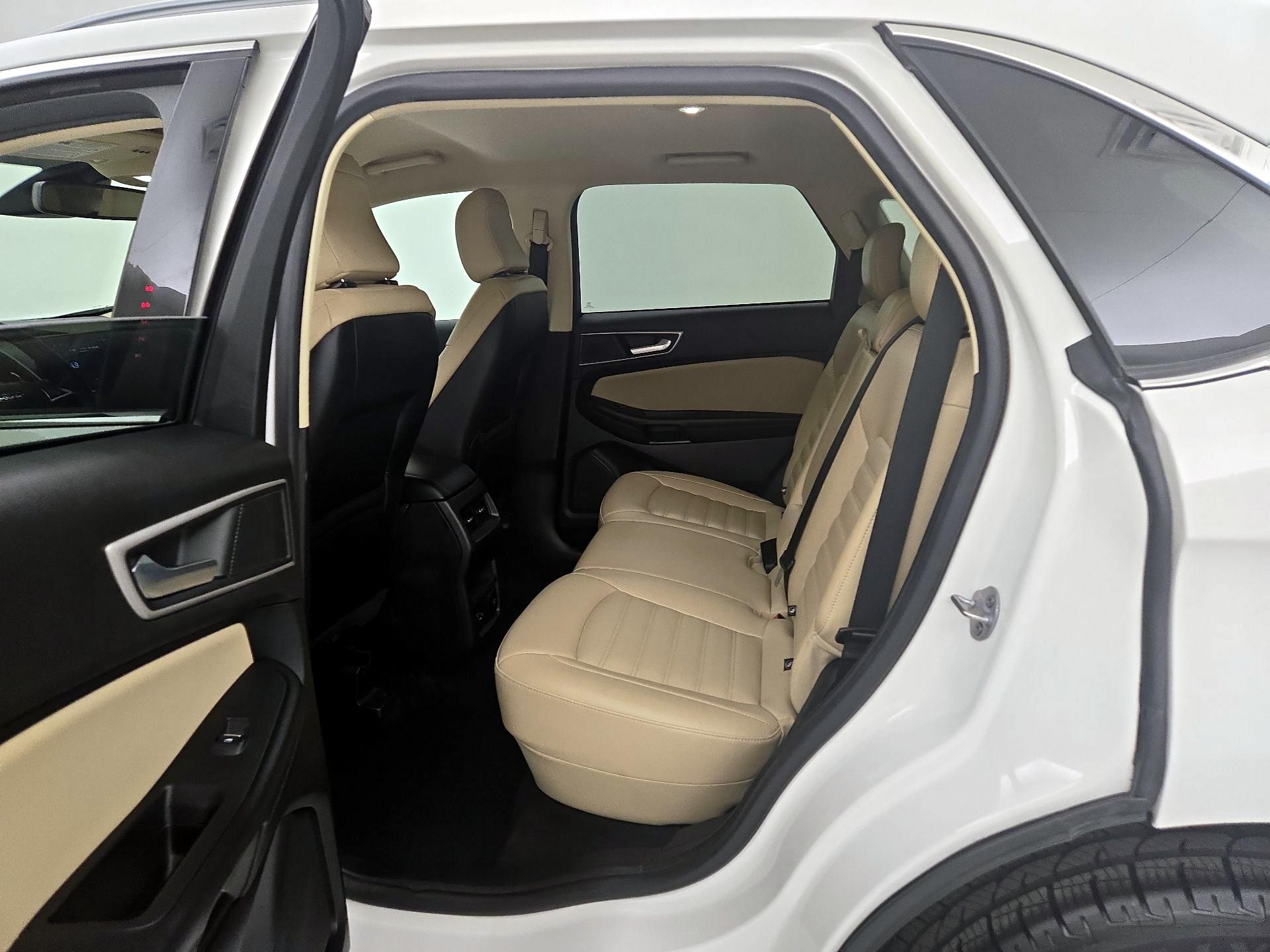 Thumbnail: 2022 Ford Edge - 19
