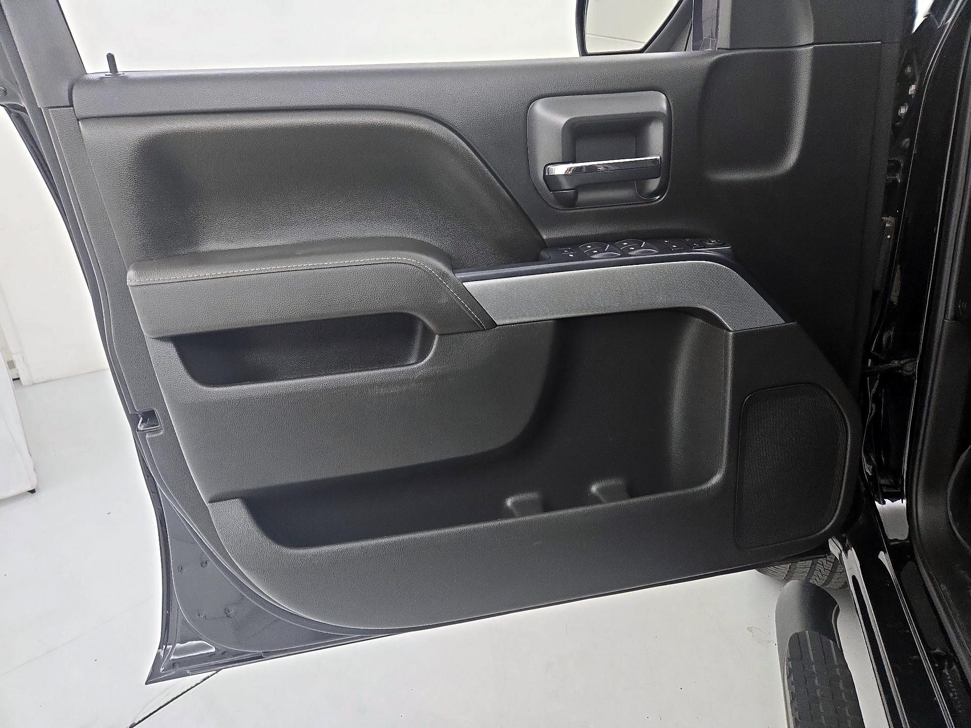Thumbnail: 2017 Chevrolet Silverado 1500 - 12