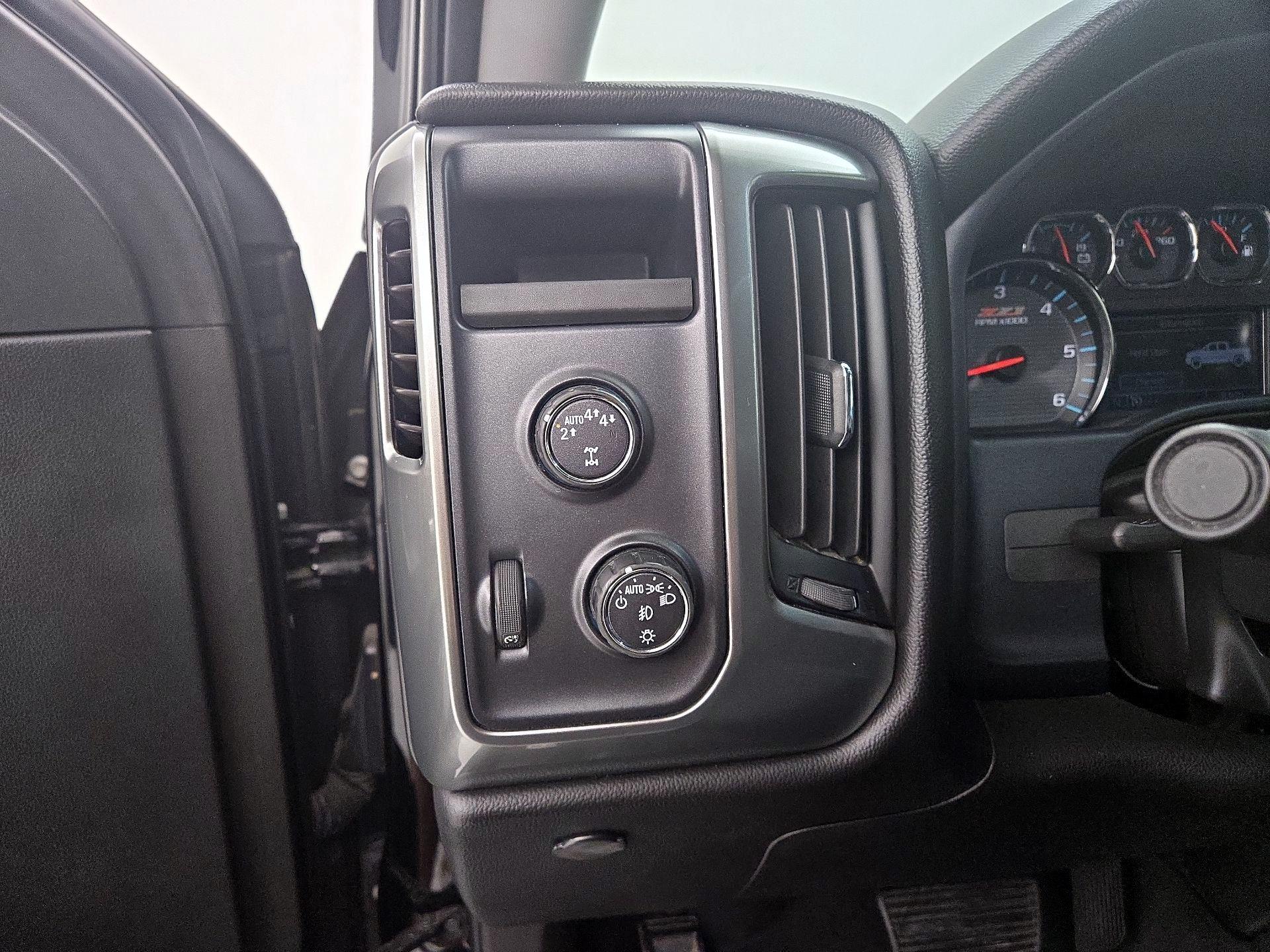 Thumbnail: 2017 Chevrolet Silverado 1500 - 13