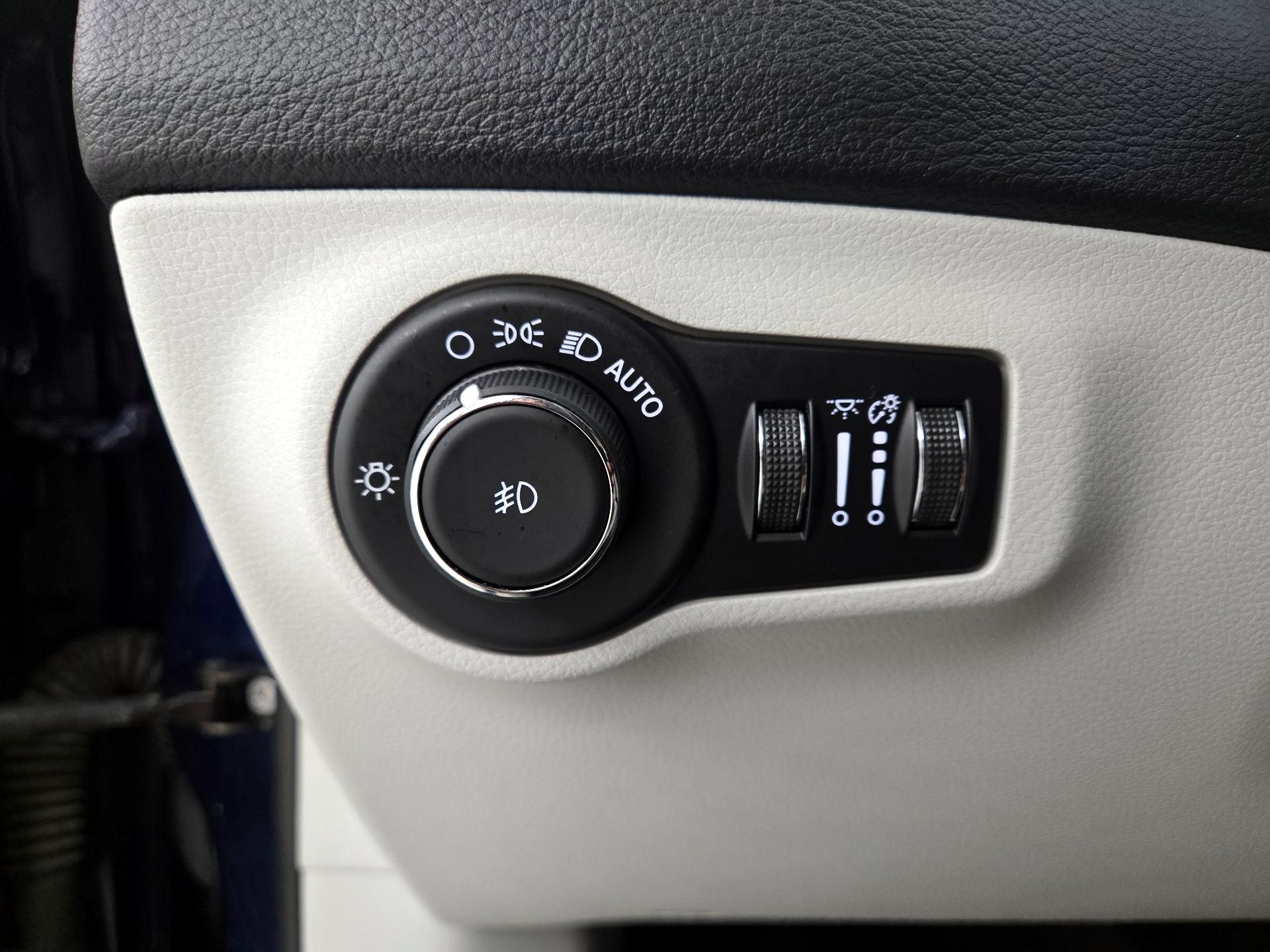 Thumbnail: 2019 Jeep Compass - 13