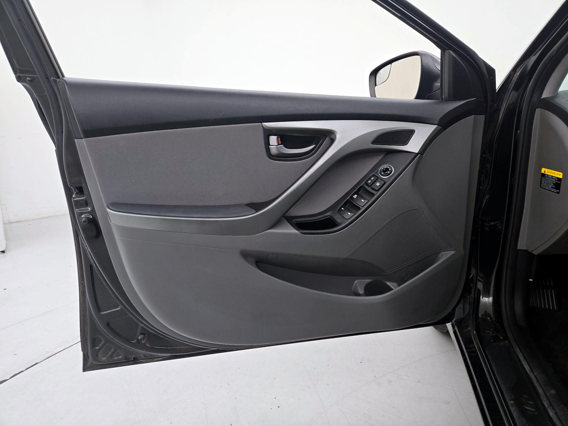 Thumbnail: 2014 Hyundai Elantra - 12
