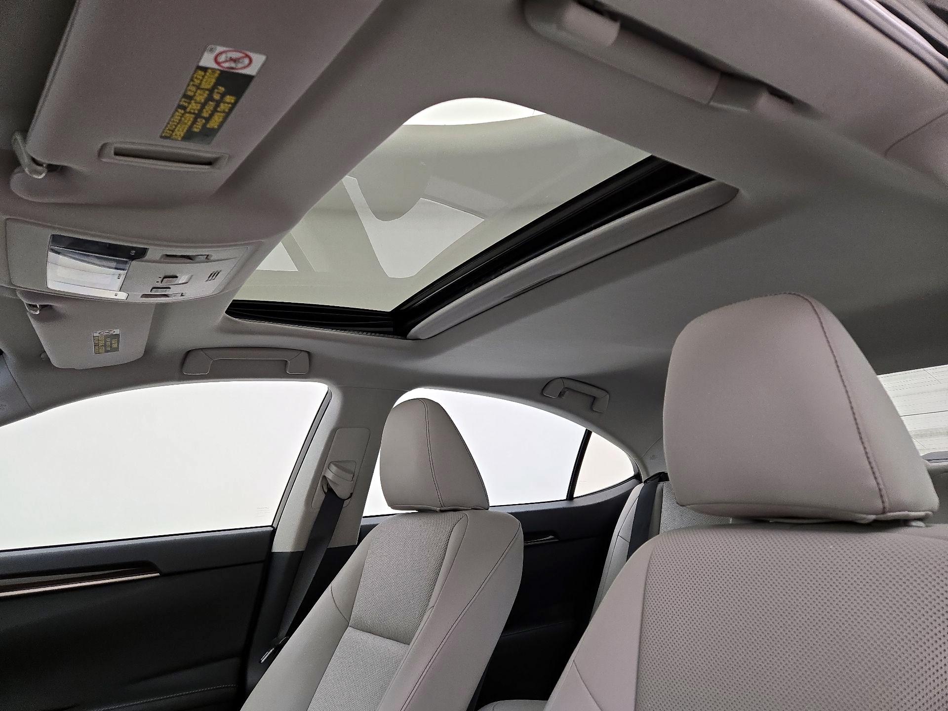 Thumbnail: 2016 Lexus ES - 19
