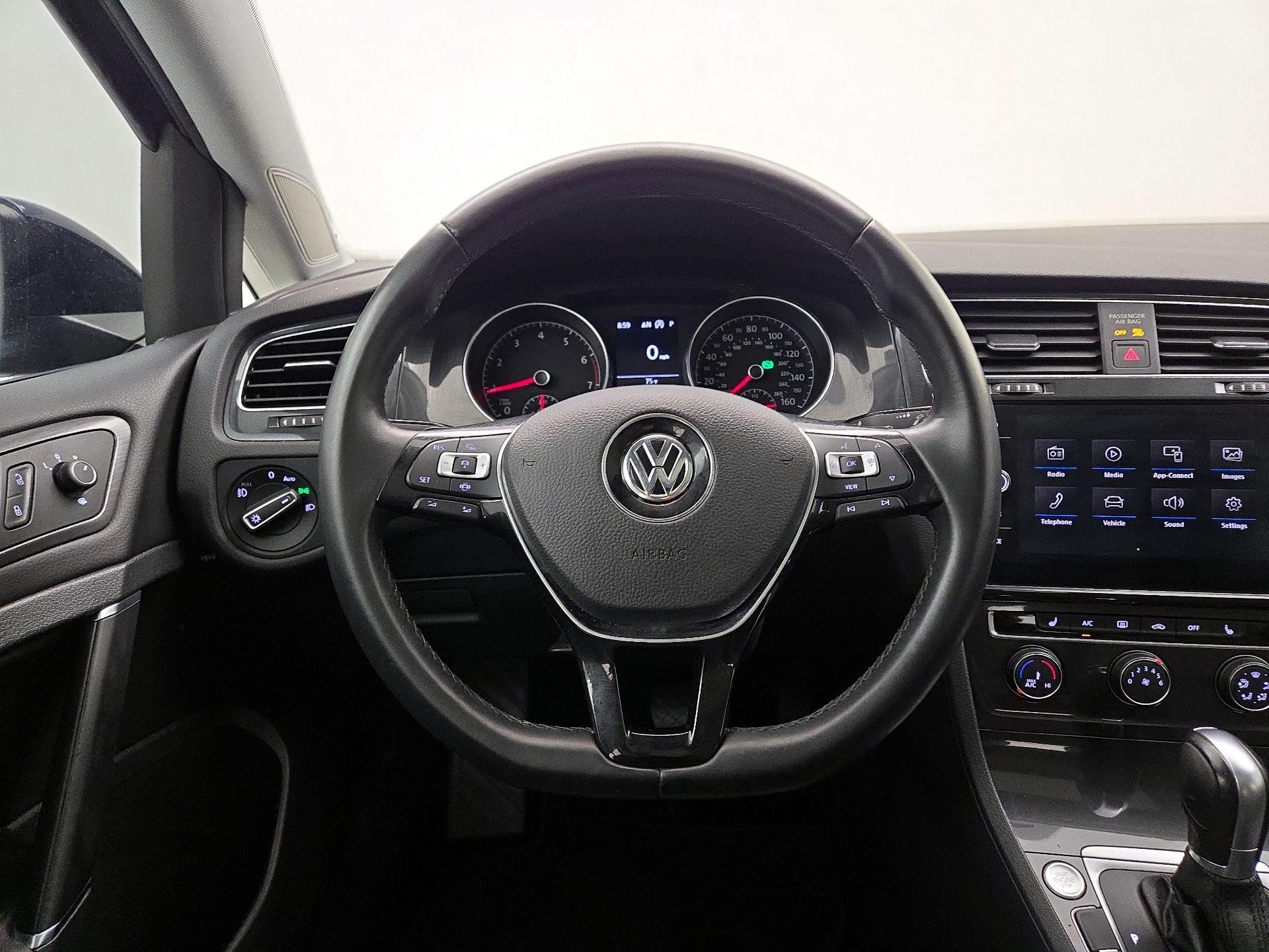 Thumbnail: 2019 Volkswagen Golf - 10