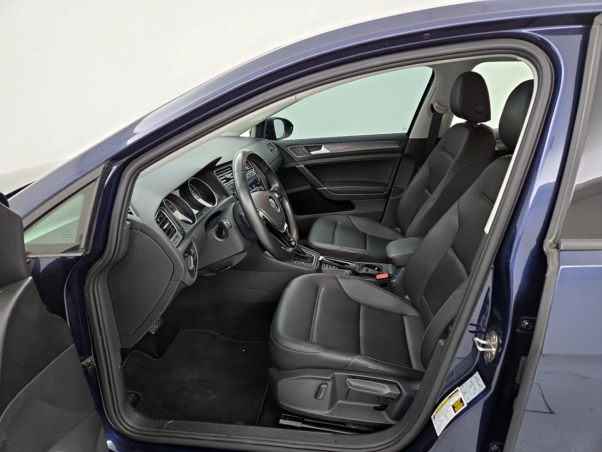 Thumbnail: 2019 Volkswagen Golf - 11