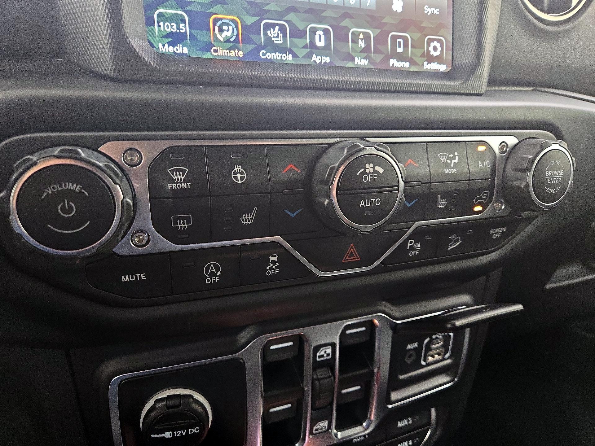 Thumbnail: 2021 Jeep Wrangler - 17