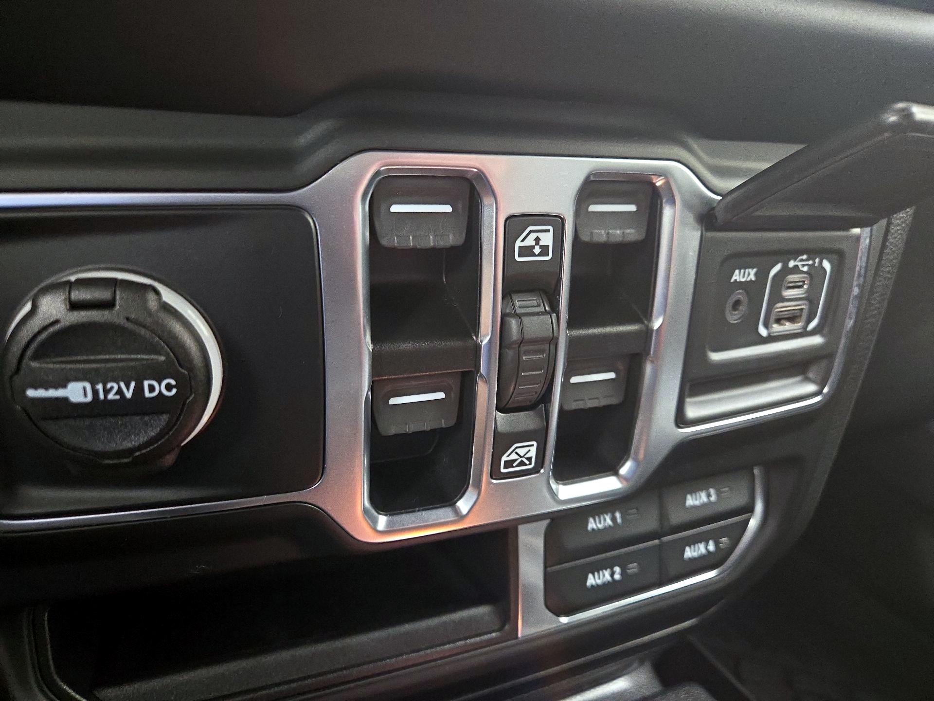 Thumbnail: 2021 Jeep Wrangler - 19