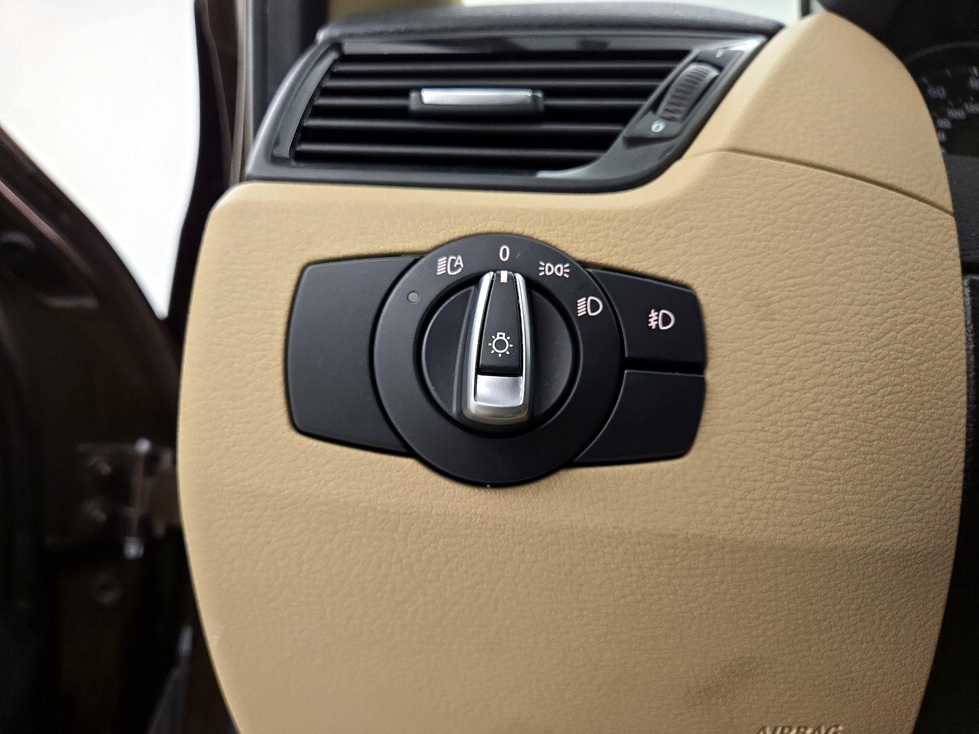 Thumbnail: 2015 BMW X1 - 13