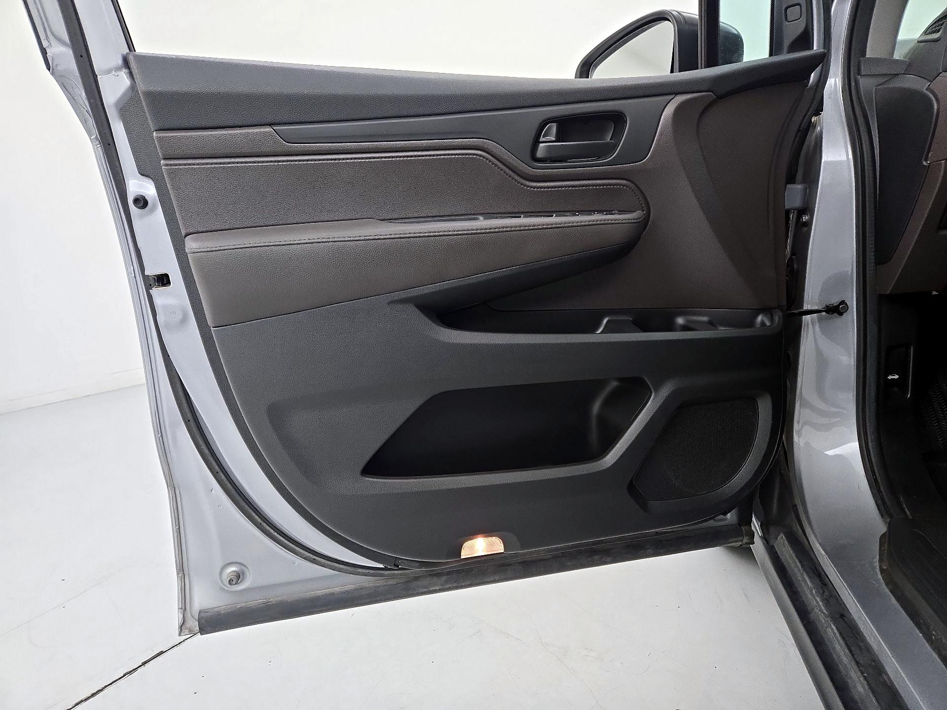 Thumbnail: 2019 Honda Odyssey - 12