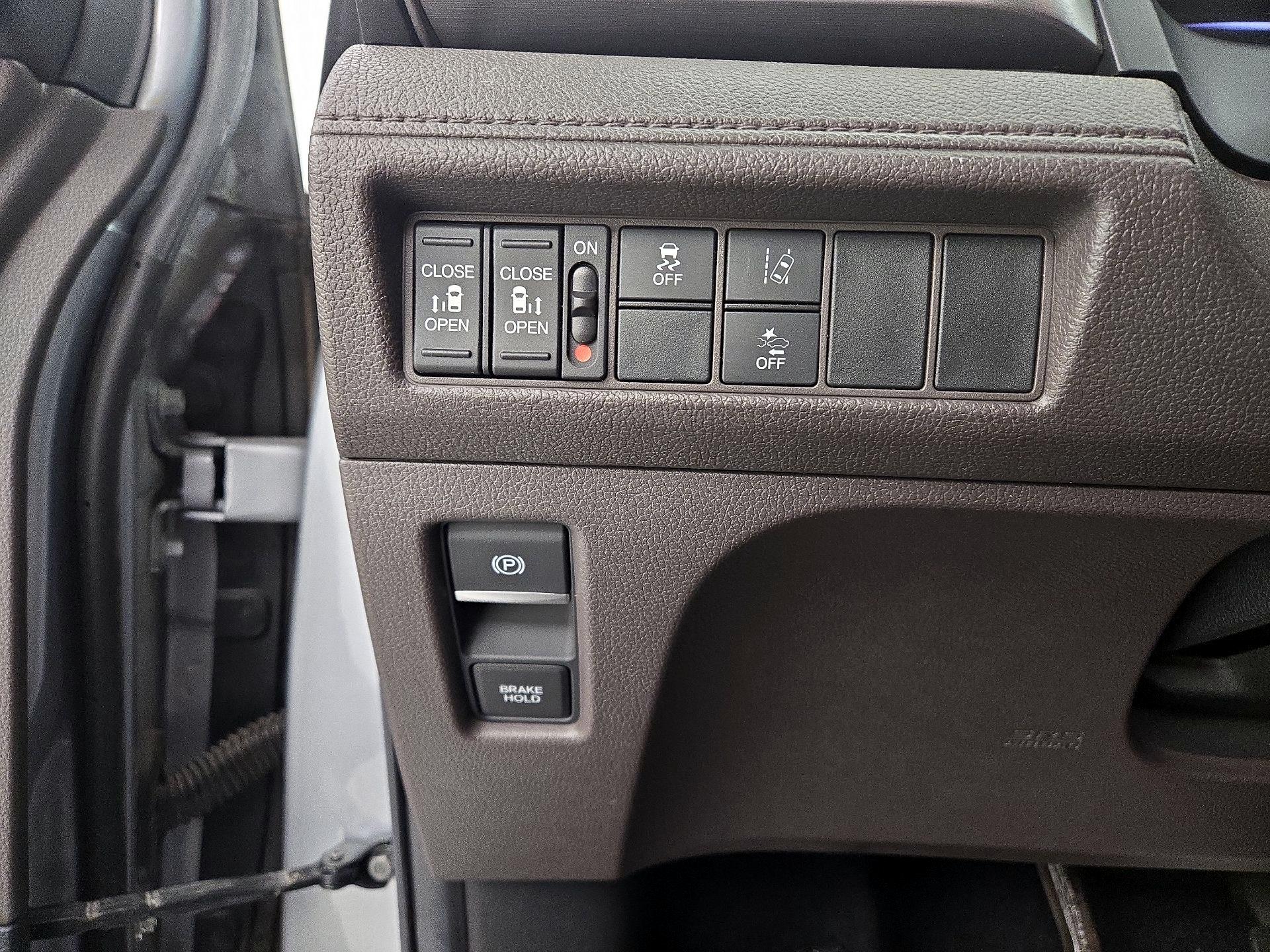 Thumbnail: 2019 Honda Odyssey - 13