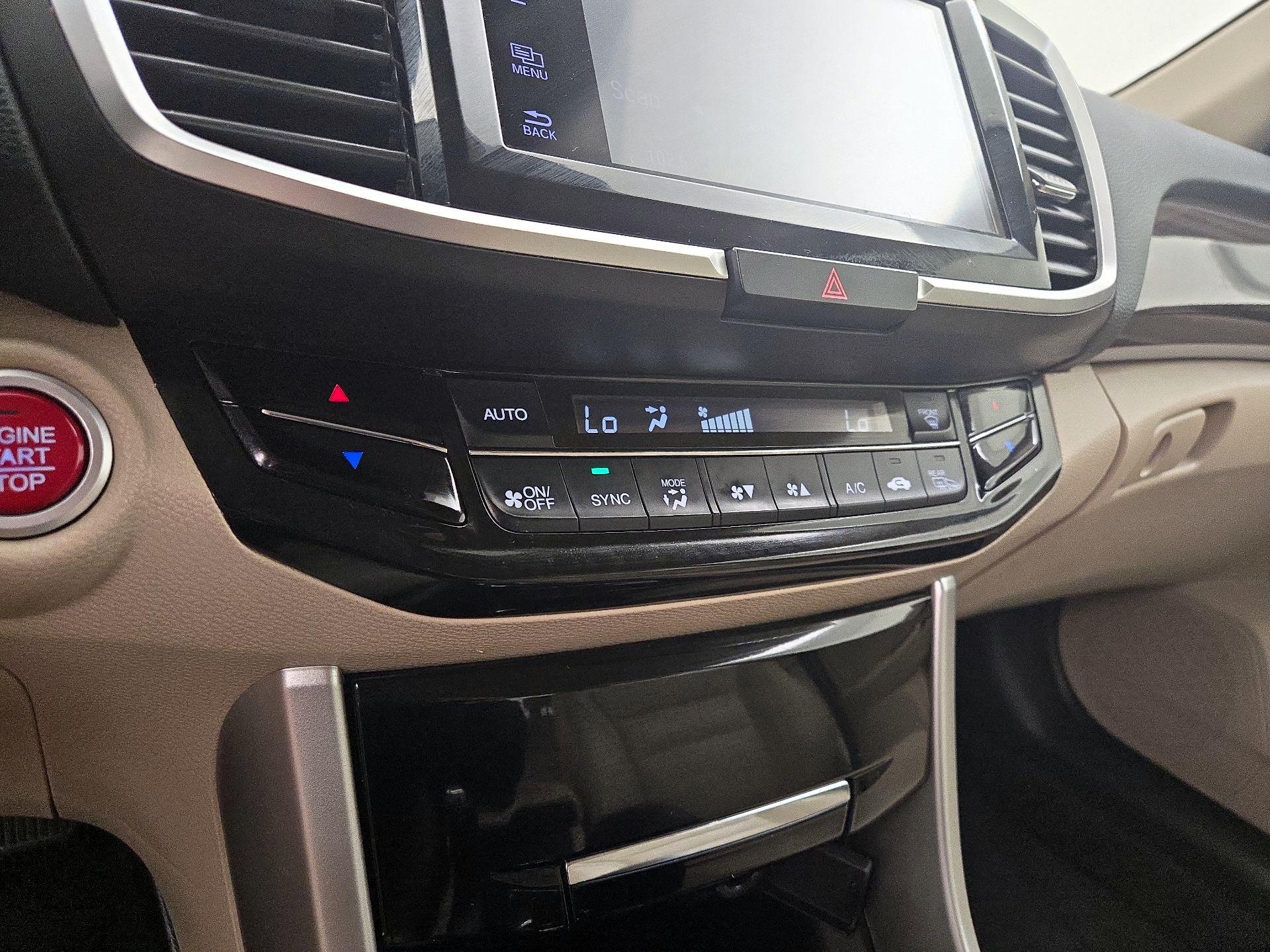 Thumbnail: 2016 Honda Accord - 16