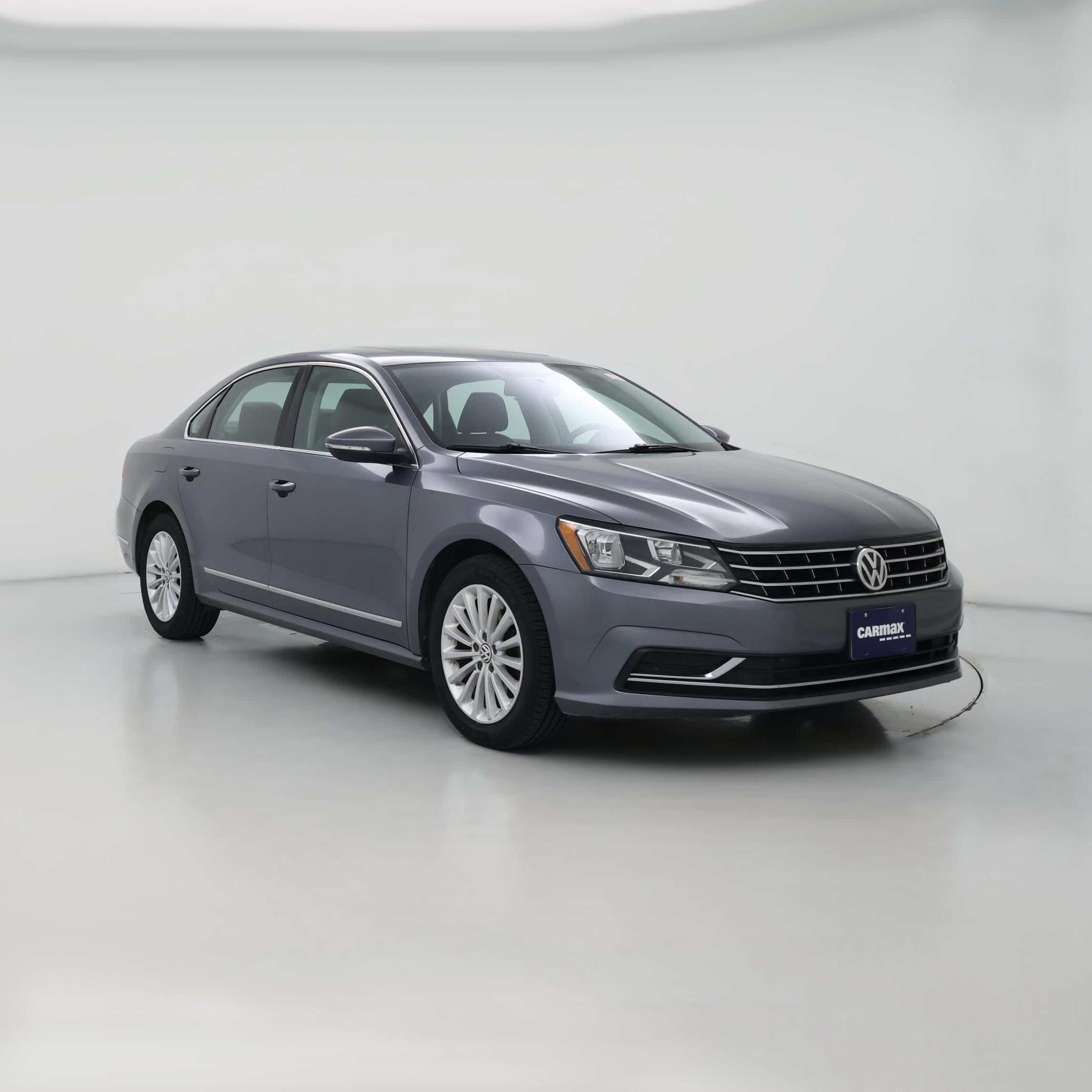Thumbnail: 2017 Volkswagen Passat - 1
