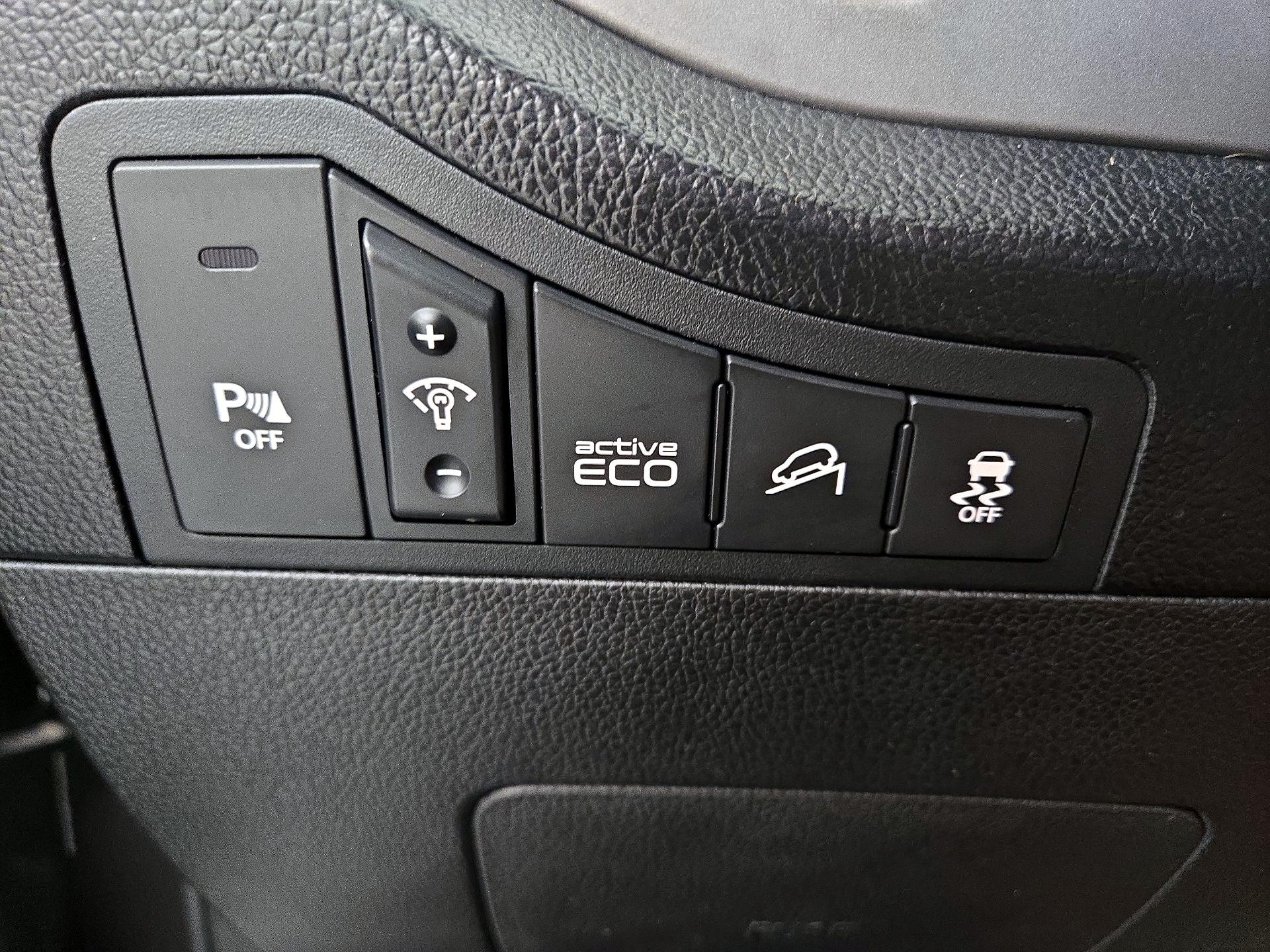 Thumbnail: 2014 Kia Sportage - 11