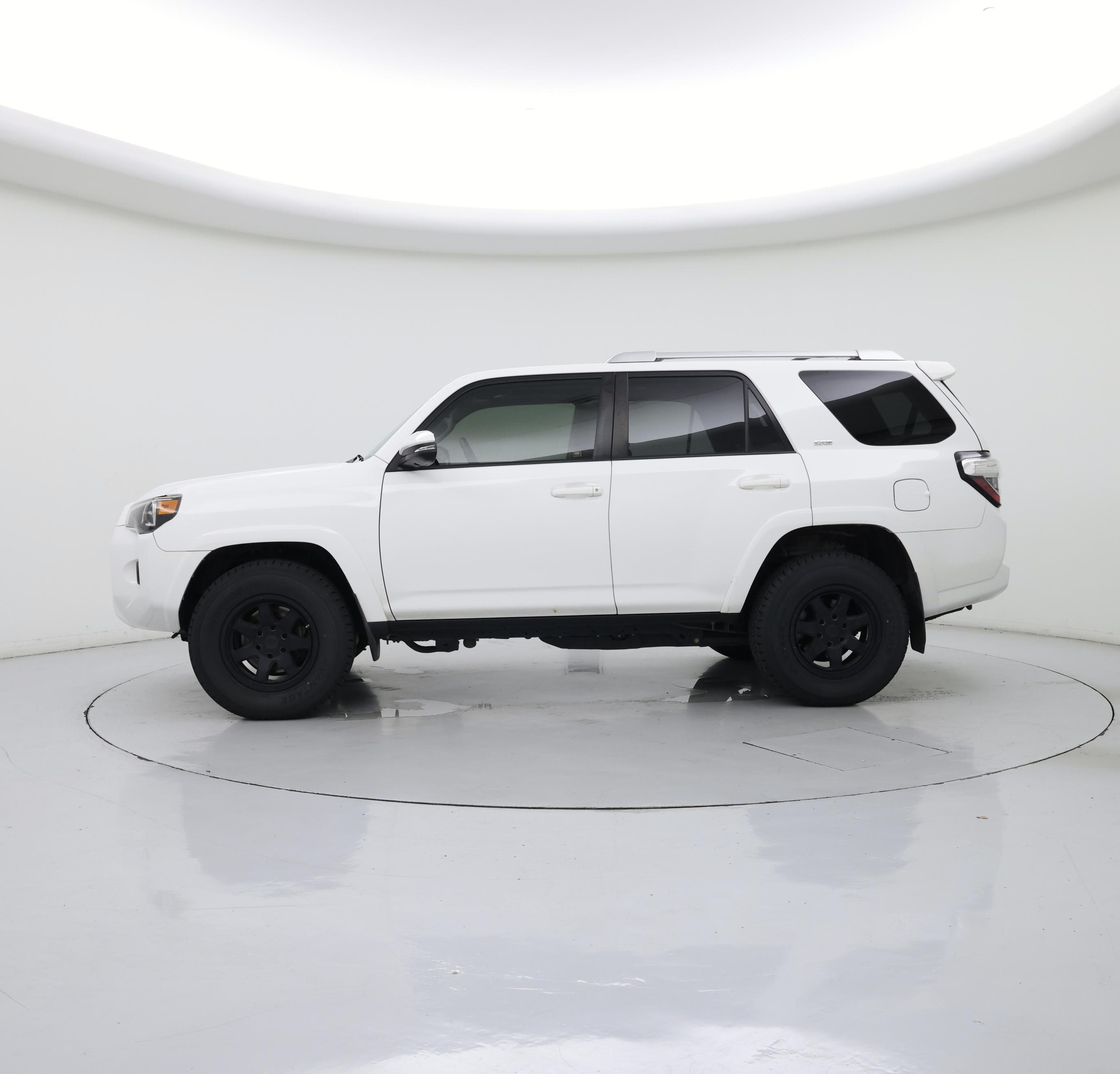 Thumbnail: 2018 Toyota 4Runner - 3
