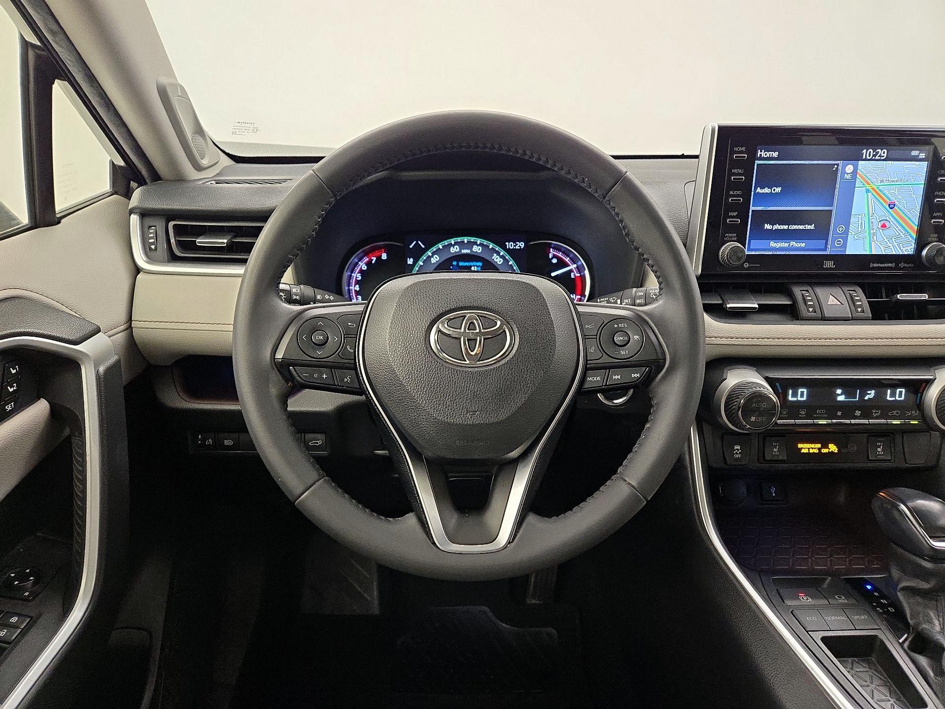 Thumbnail: 2020 Toyota RAV4 - 10