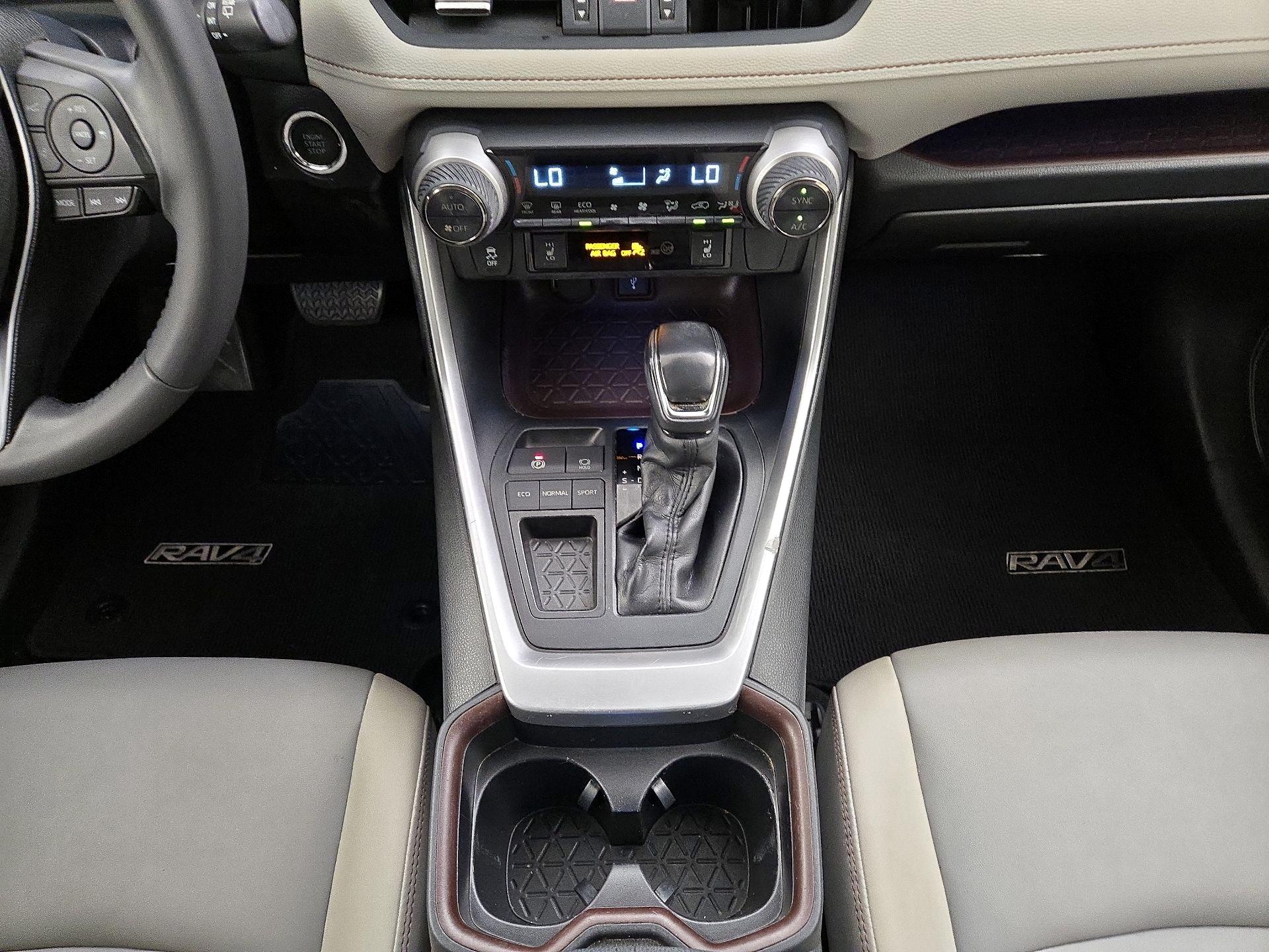 Thumbnail: 2020 Toyota RAV4 - 18