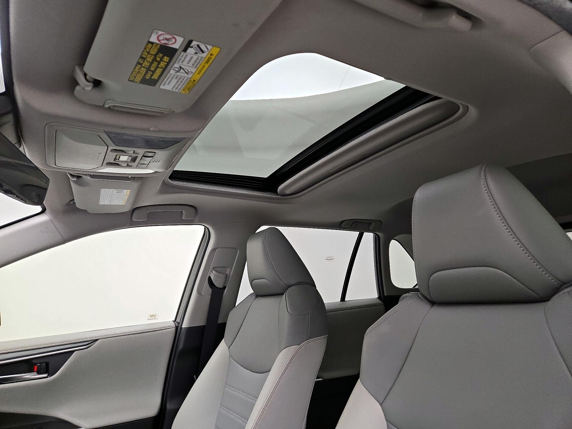 Thumbnail: 2020 Toyota RAV4 - 20