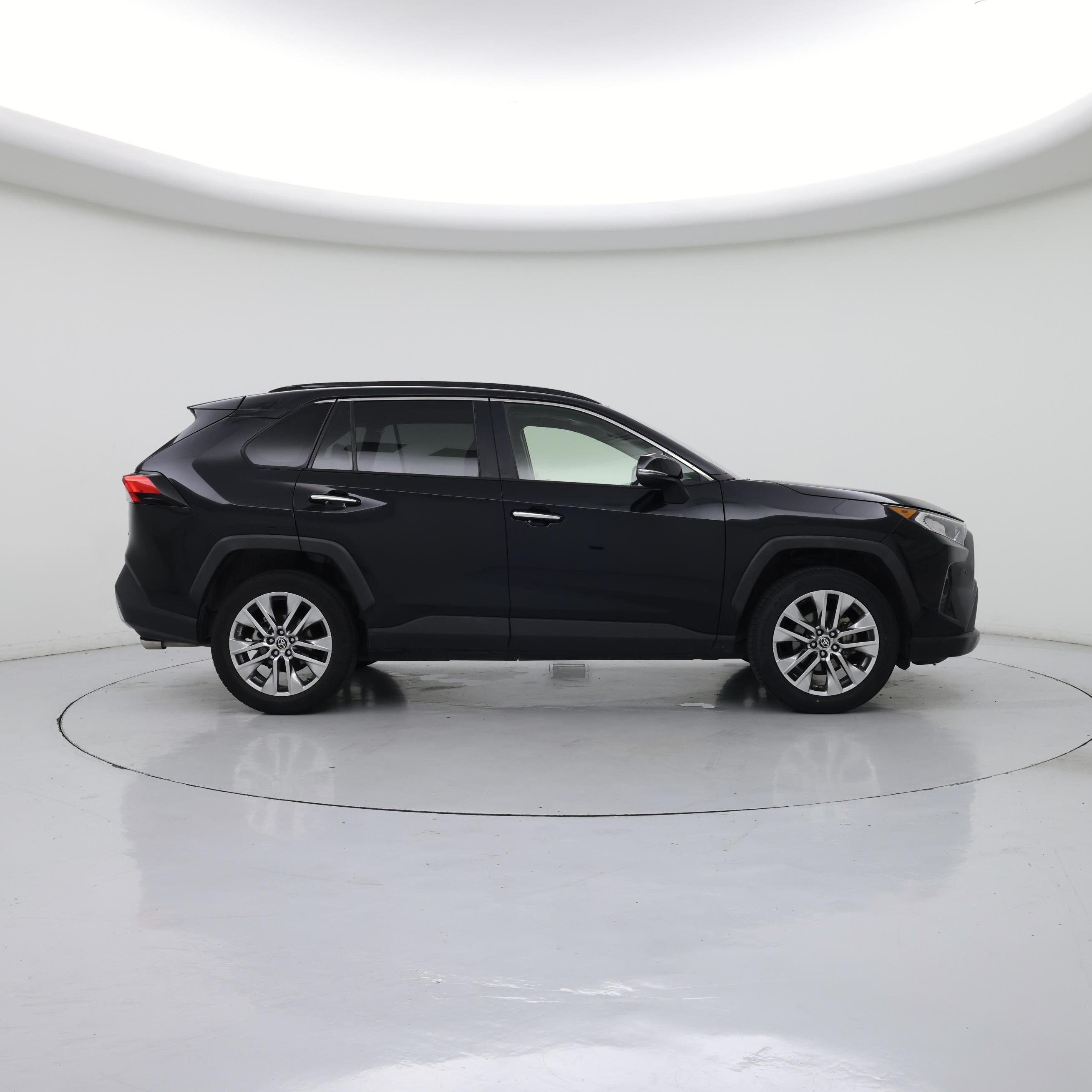 Thumbnail: 2020 Toyota RAV4 - 7
