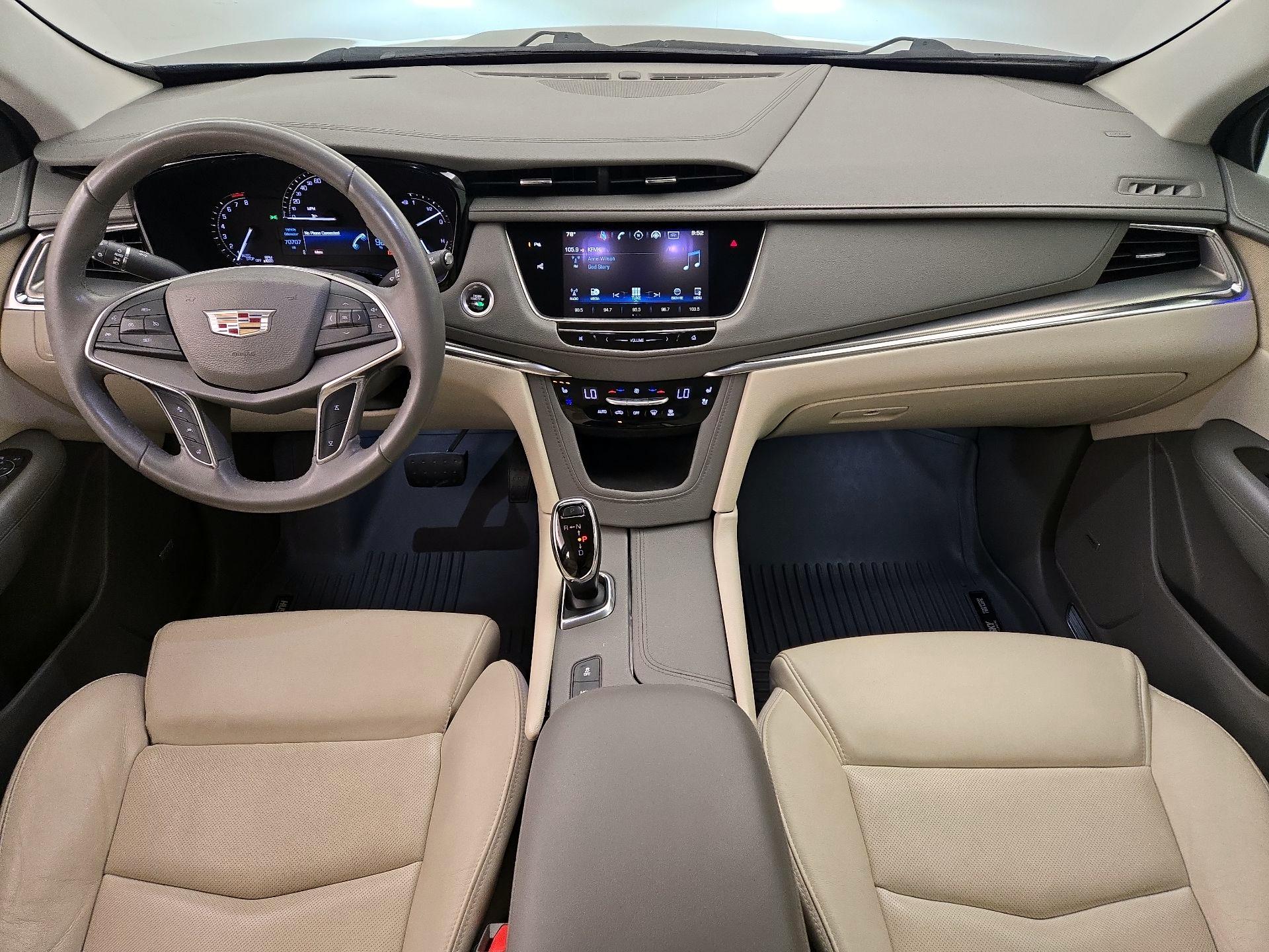 Thumbnail: 2017 Cadillac XT5 - 9