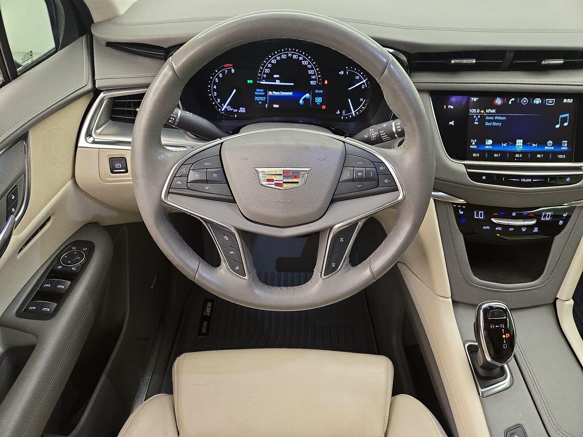 Thumbnail: 2017 Cadillac XT5 - 10