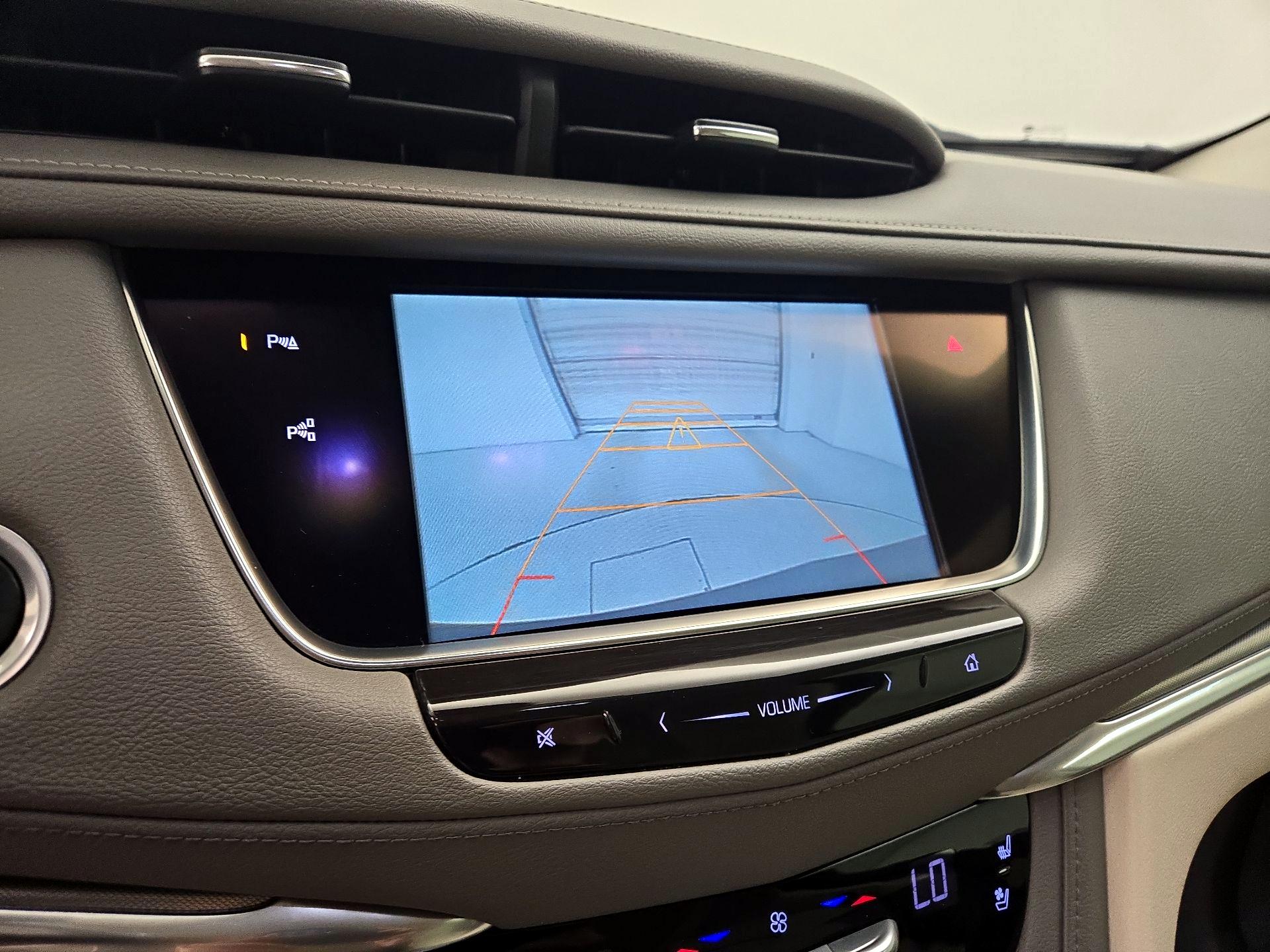 Thumbnail: 2017 Cadillac XT5 - 14