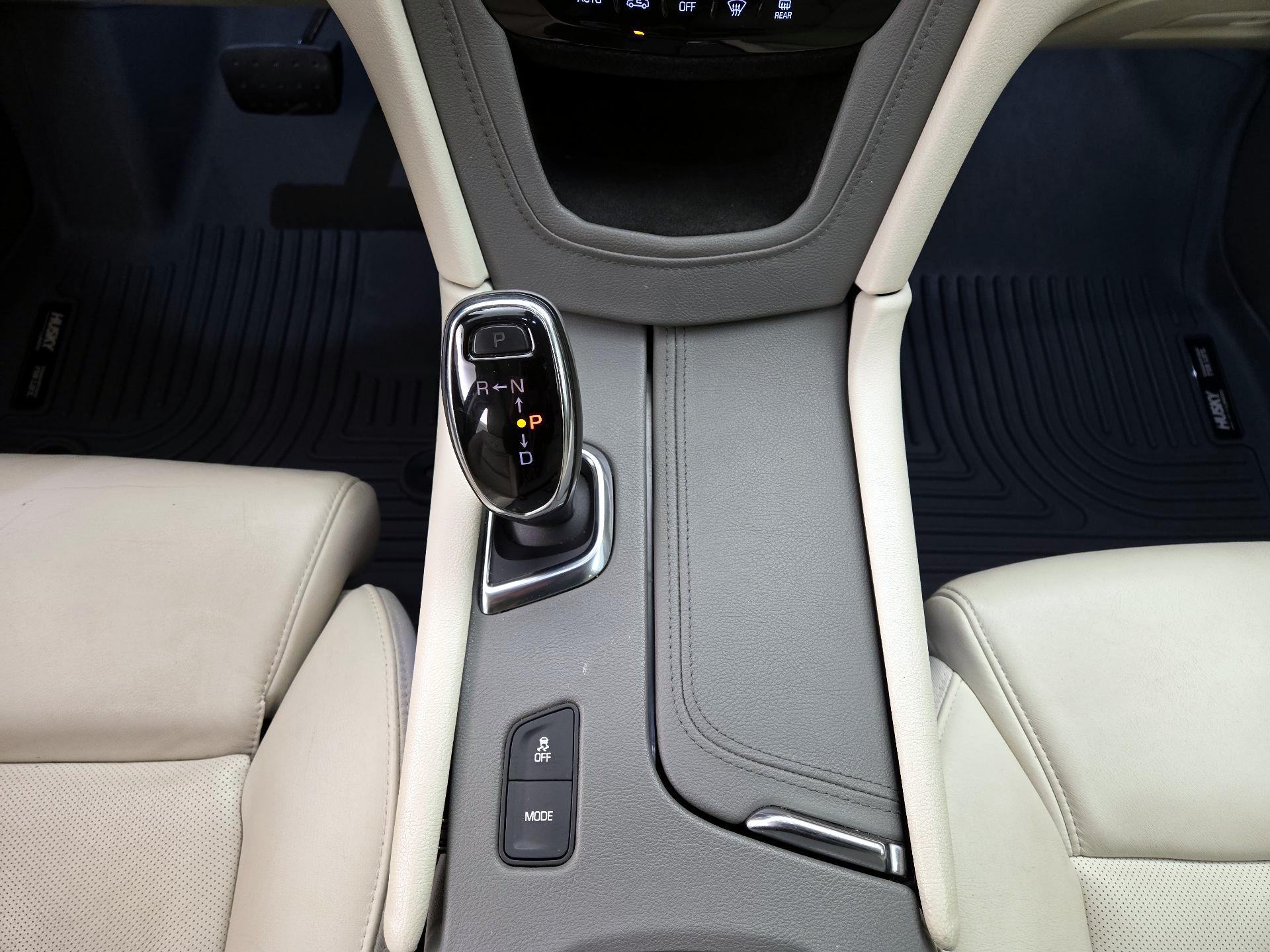 Thumbnail: 2017 Cadillac XT5 - 17